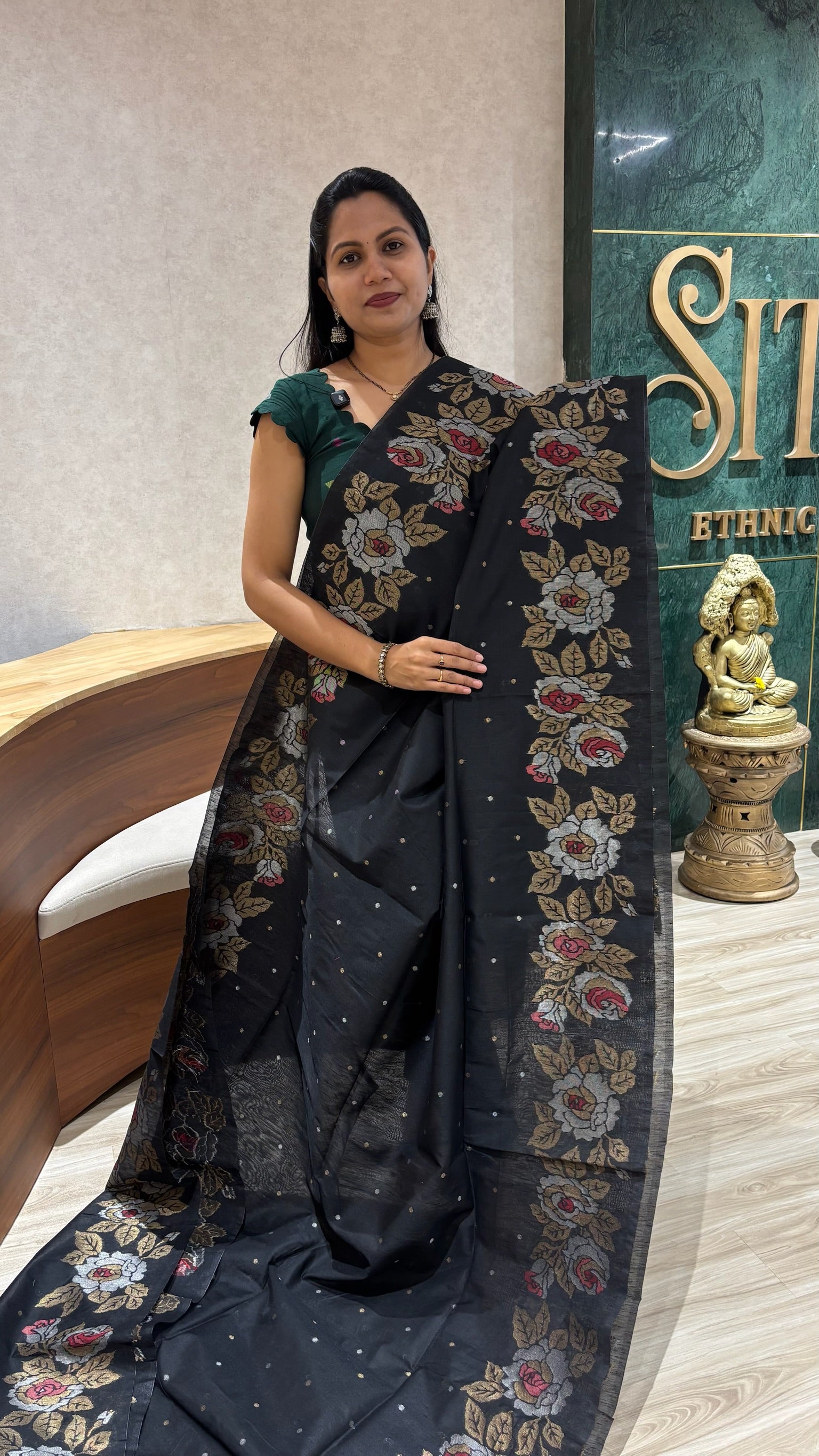 Madhuram linen black