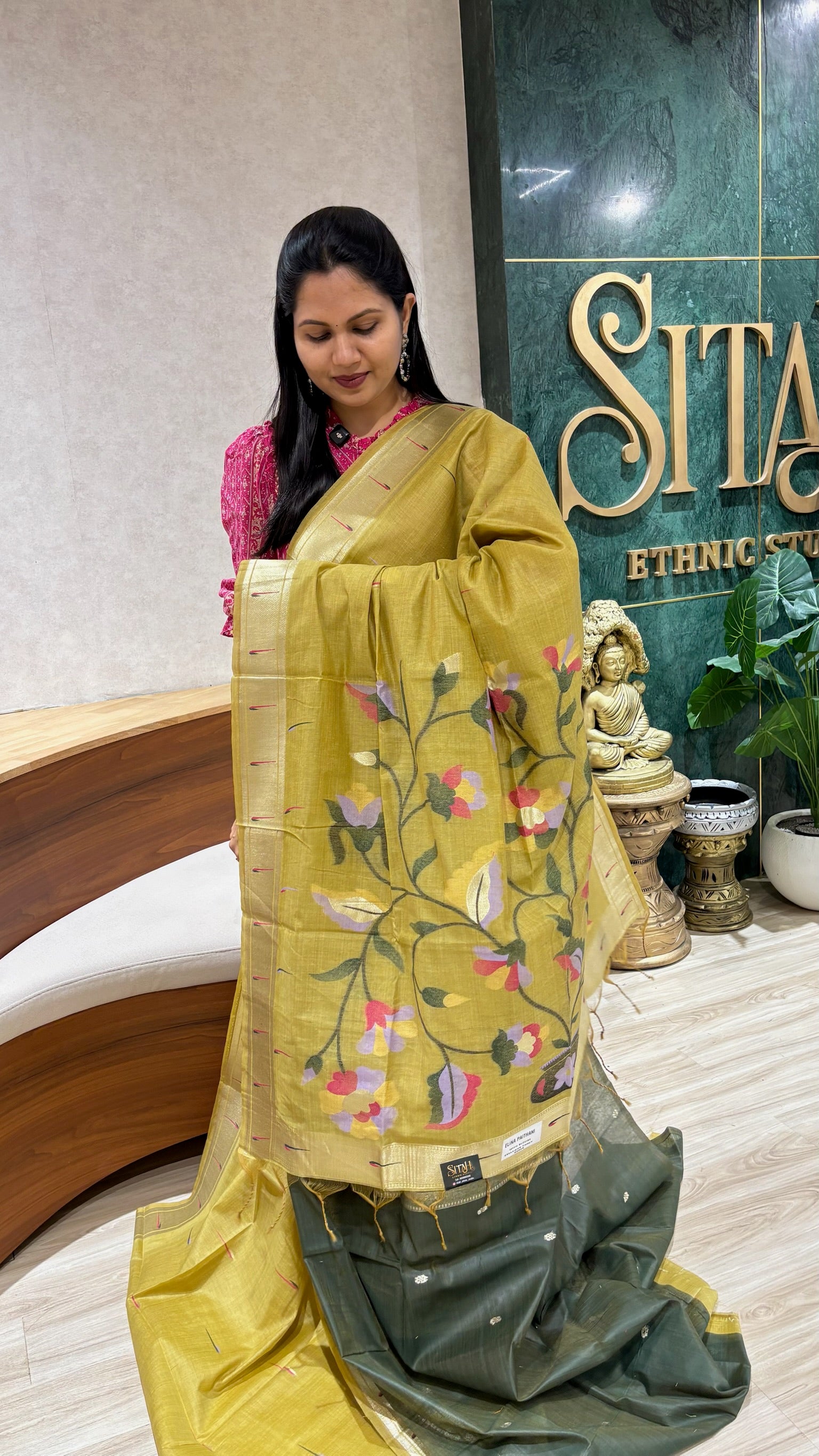 Elina paithani mungactn