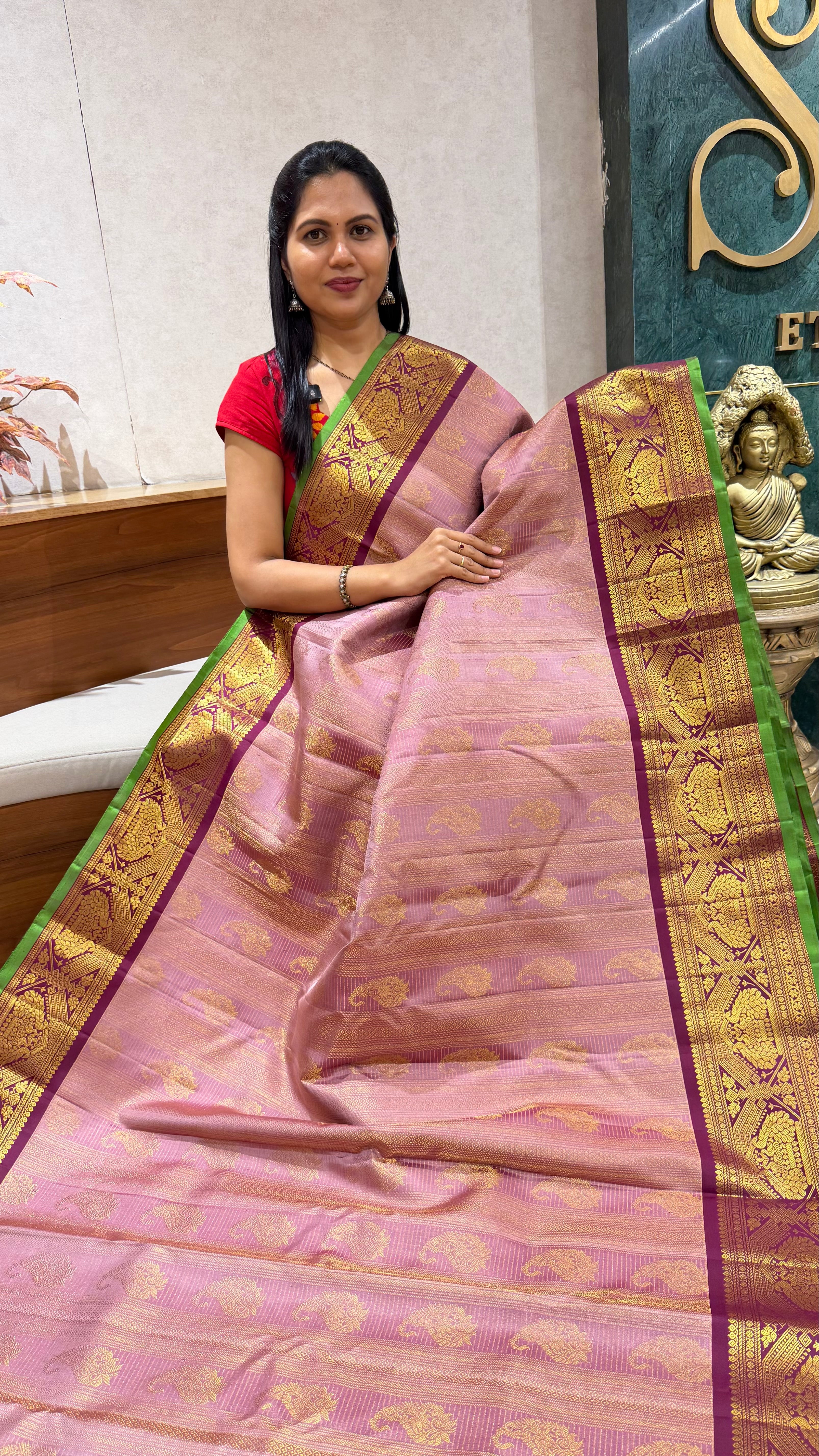 Brocade gadwal pattu