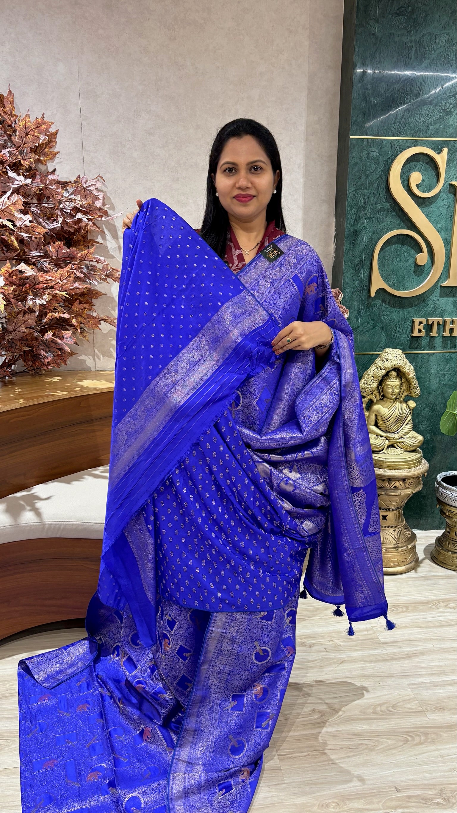 Banaras allover weaving