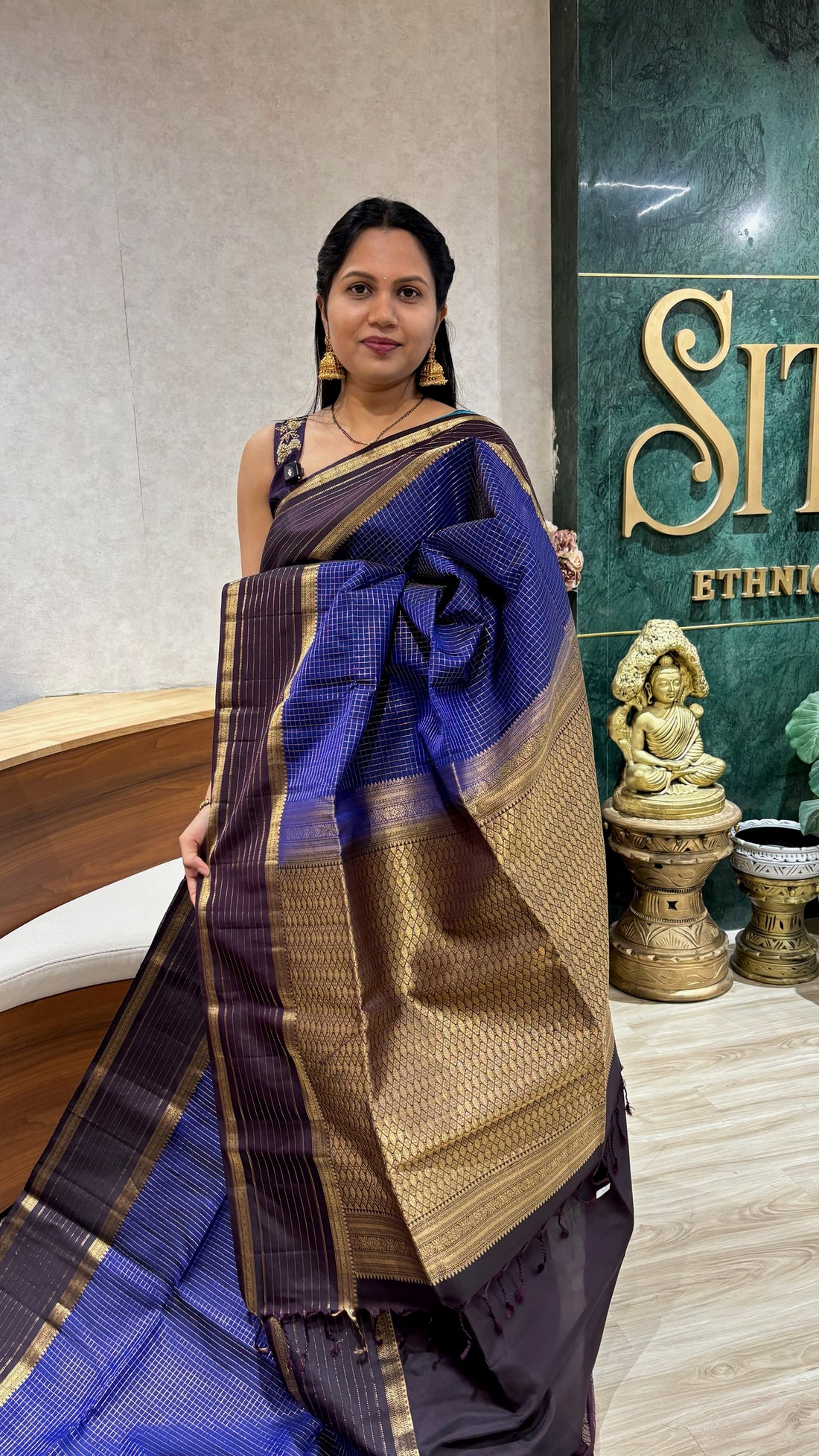 Light weight handloom kanchi pattu blue