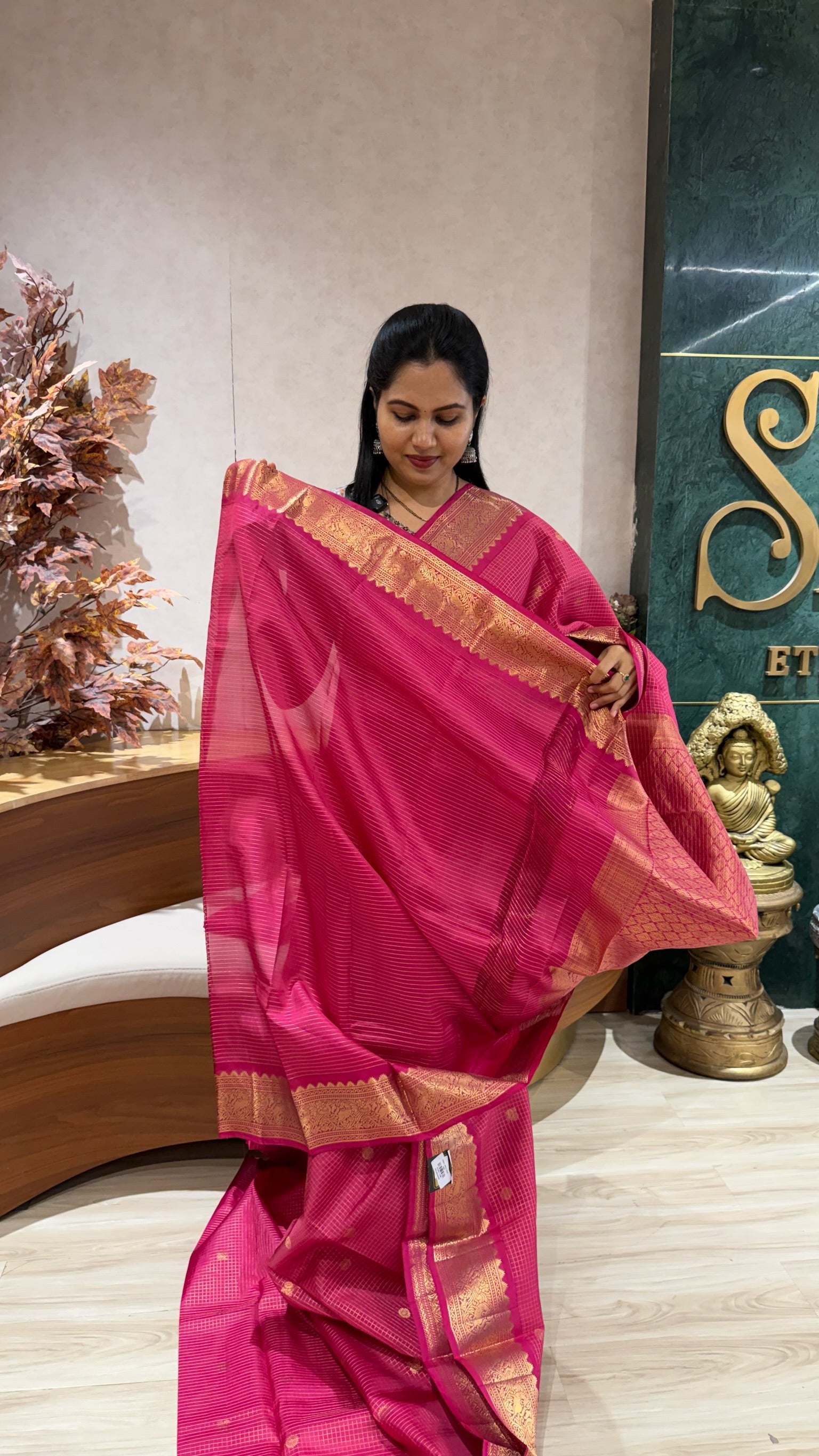 Light weight vintage pattu