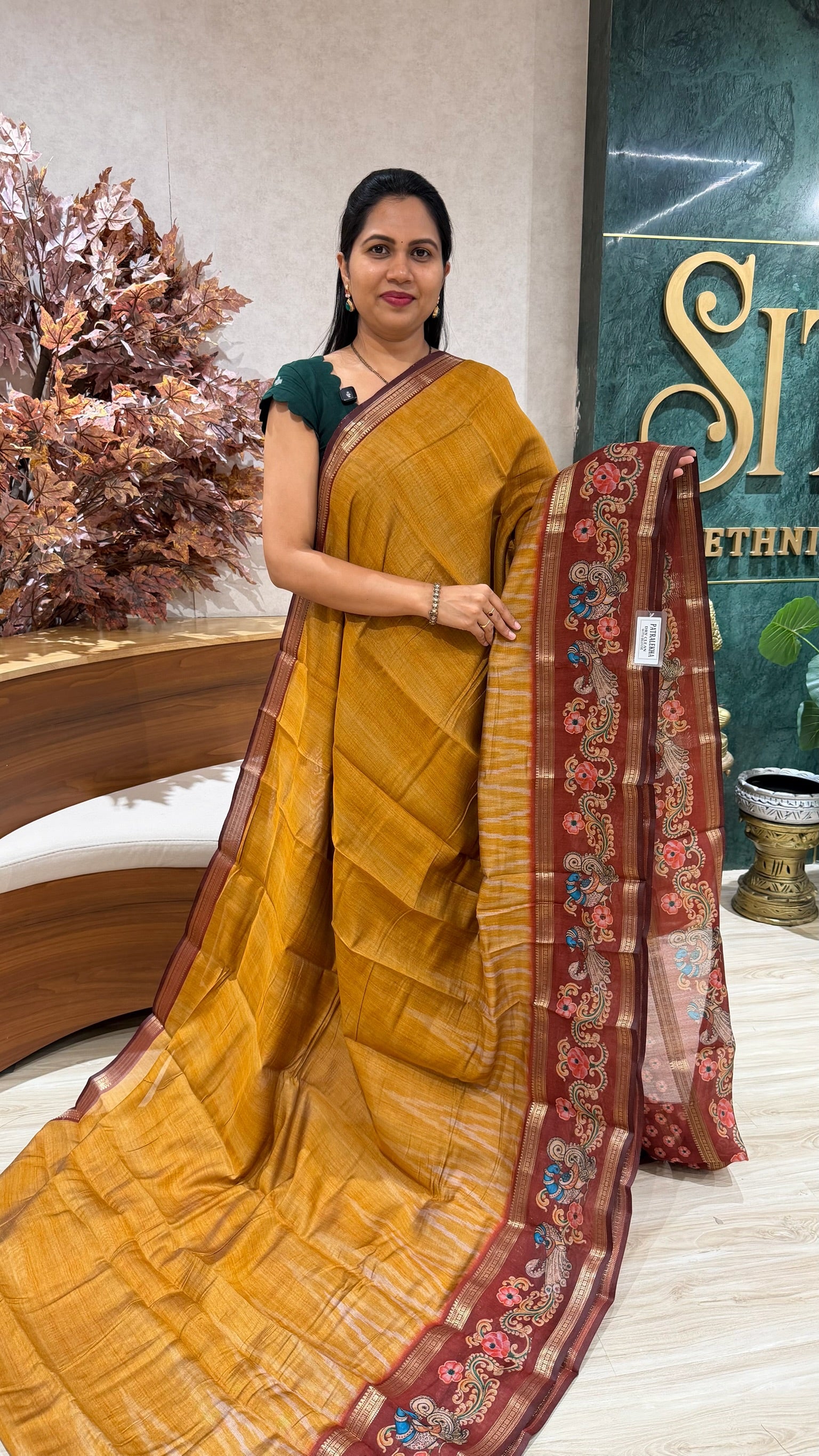 Causal drape Tanjore print