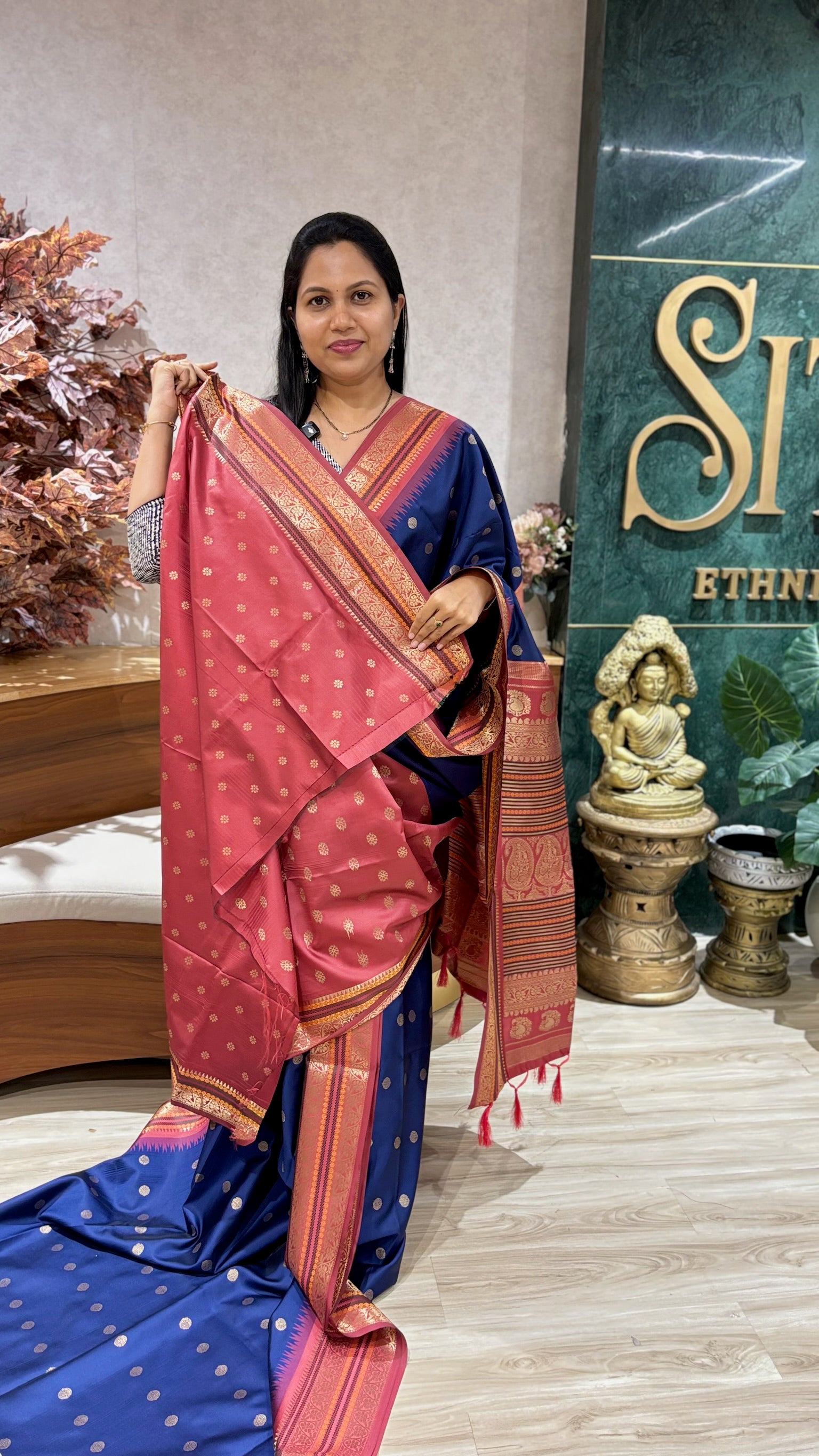 Fancy silk temple border