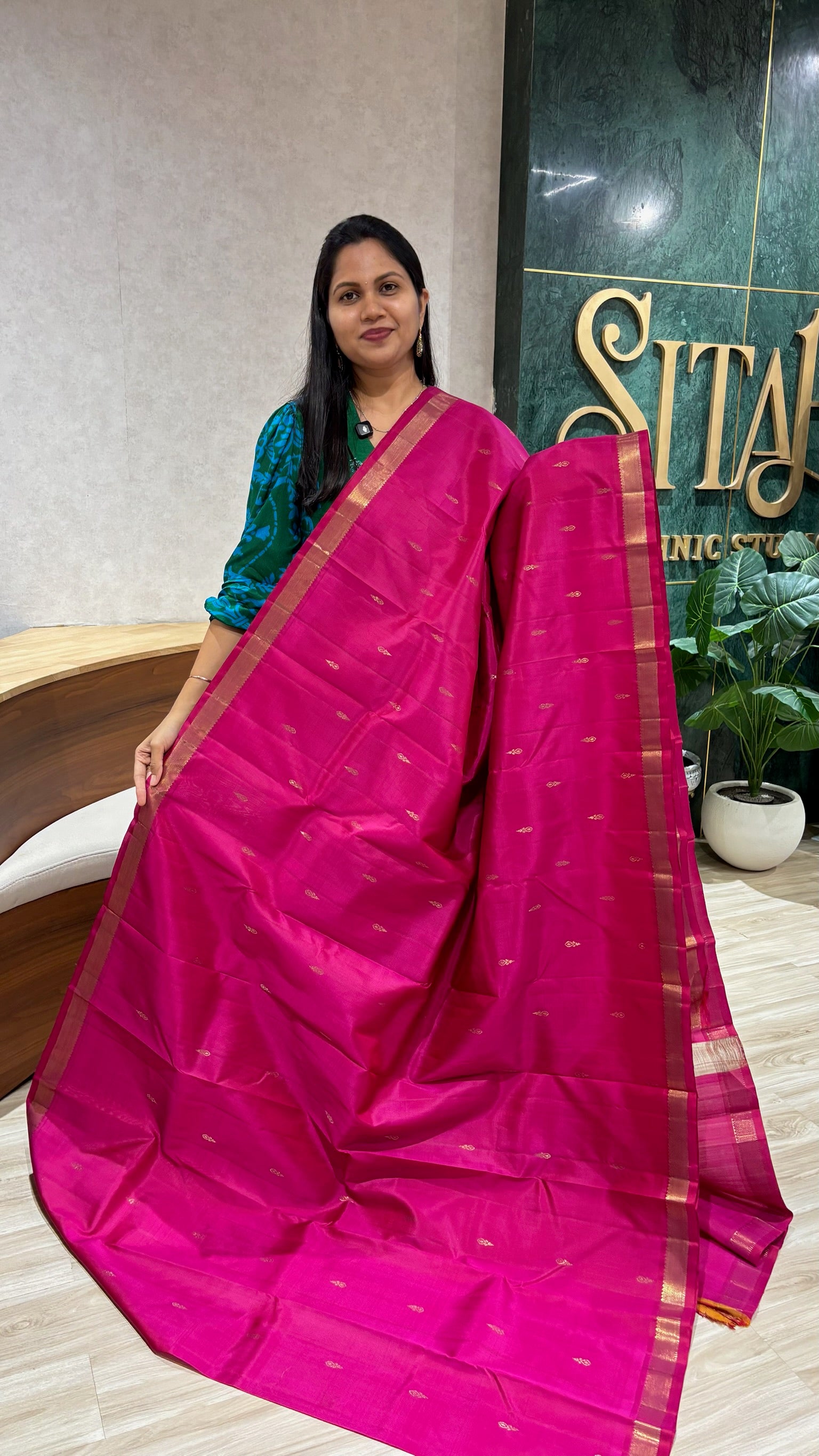 Small border Kanchi pattu