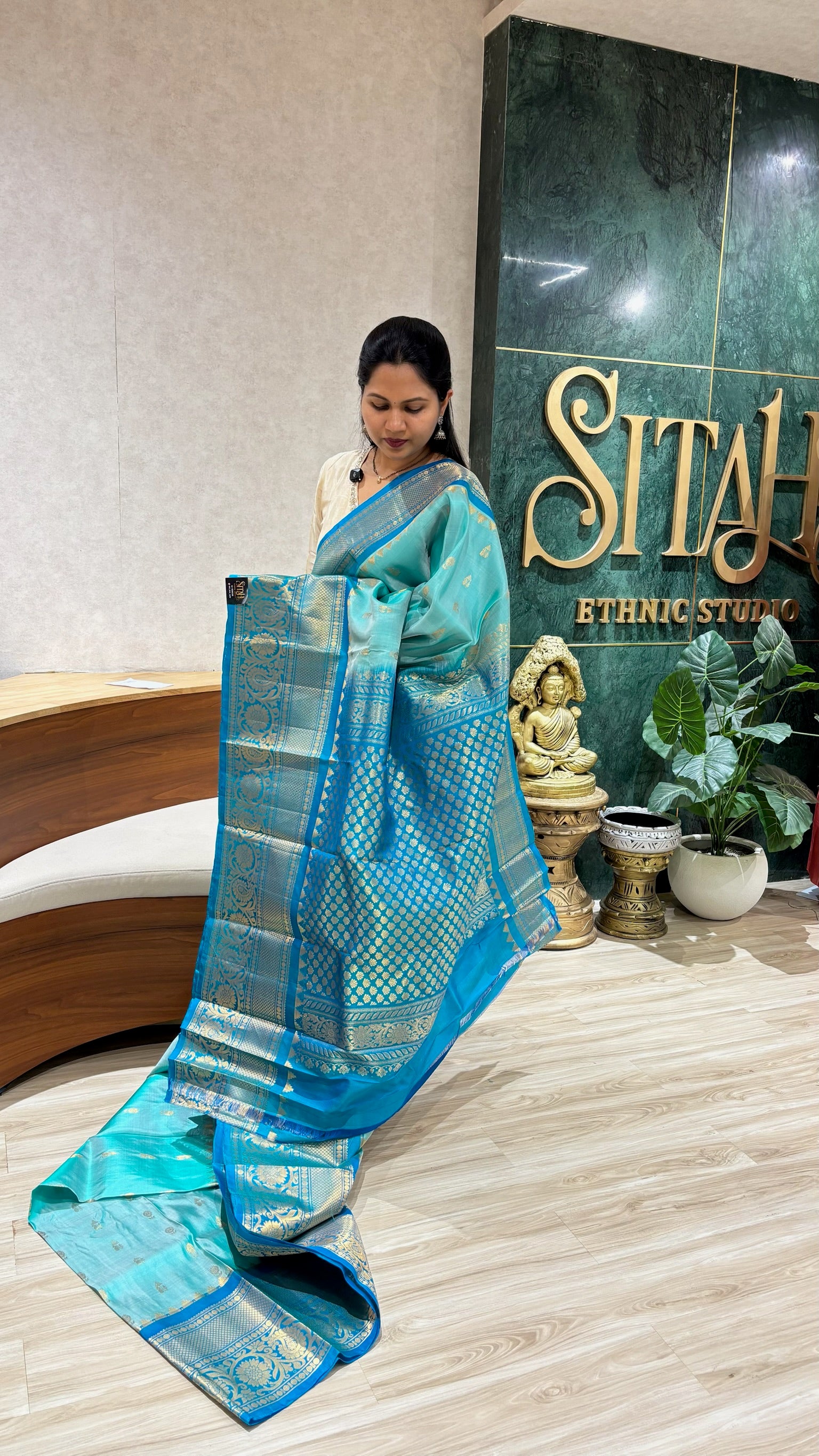 Handloom Gadwal big border