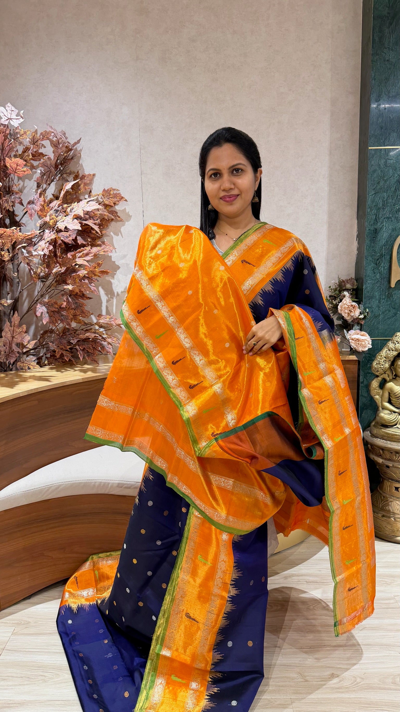 Handloom  Gadwal tissue muniya border