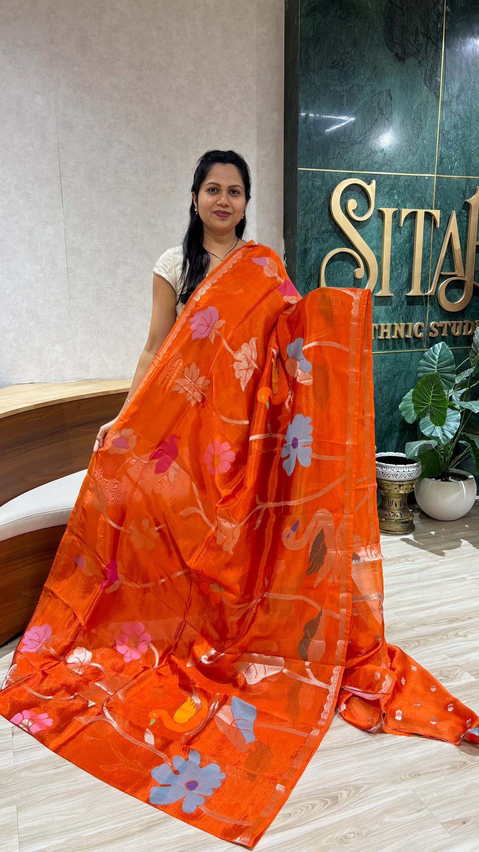 Paper silk swan all over orange