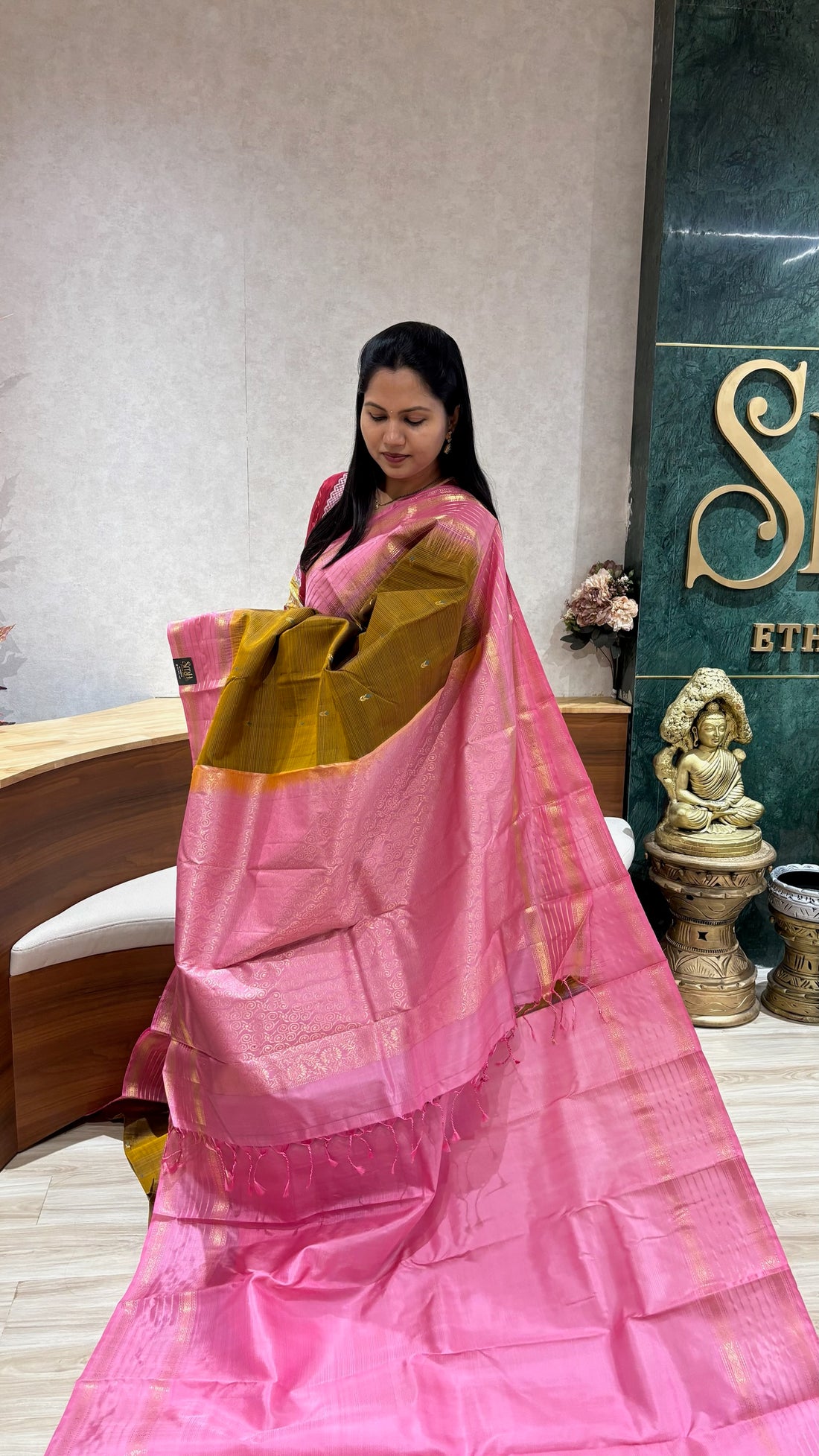 Light weight kanchi pattu