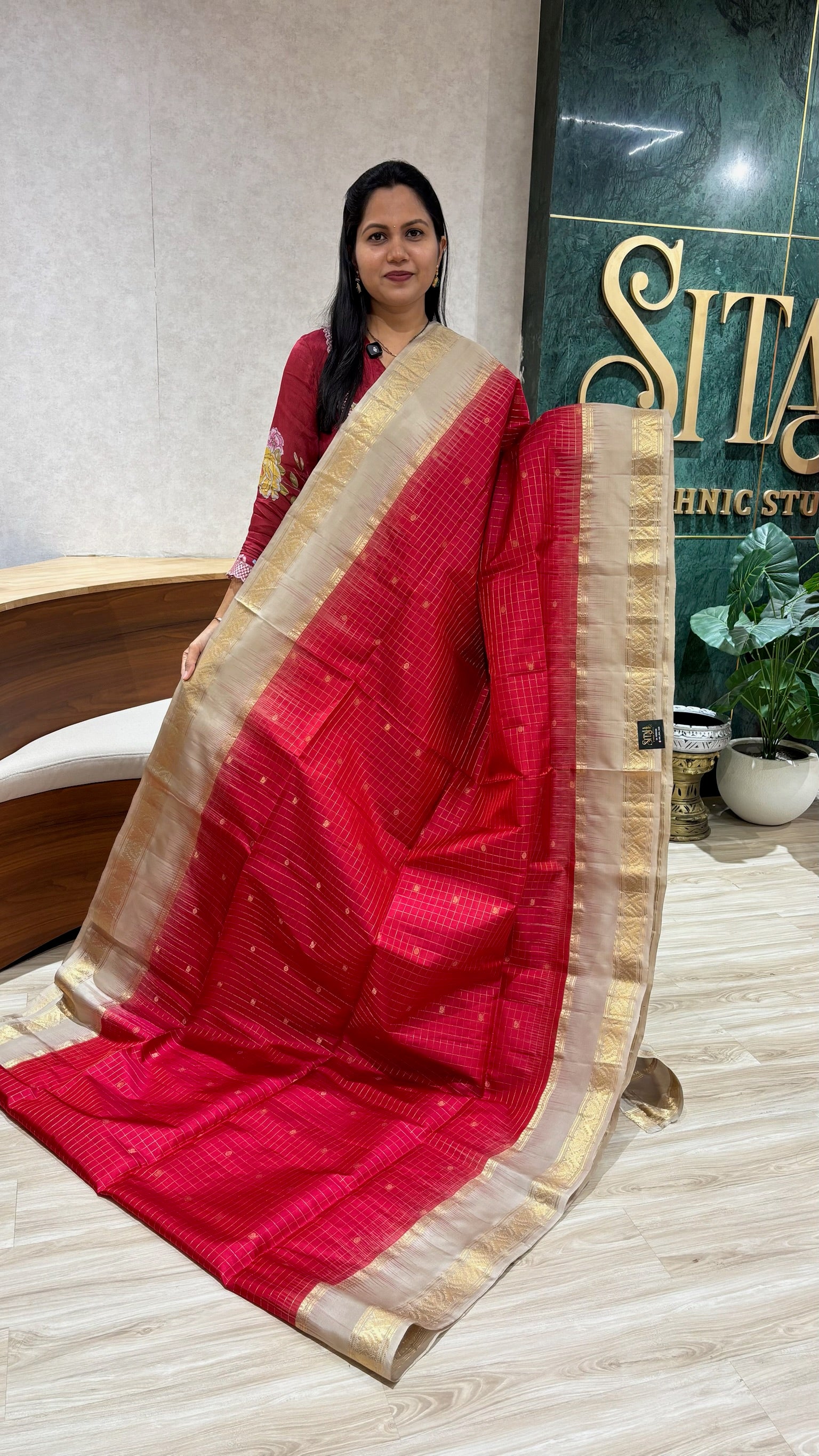 Light weight kanchi pattu