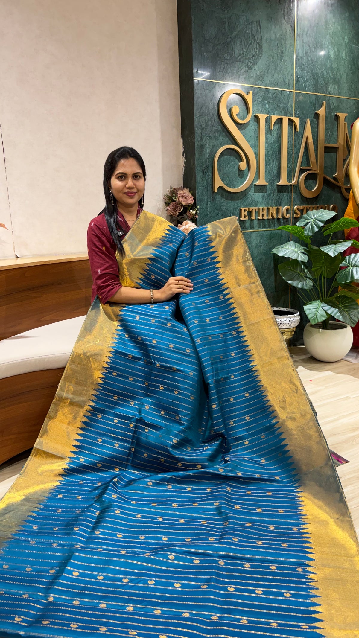 Handloom gadwal tissue temple