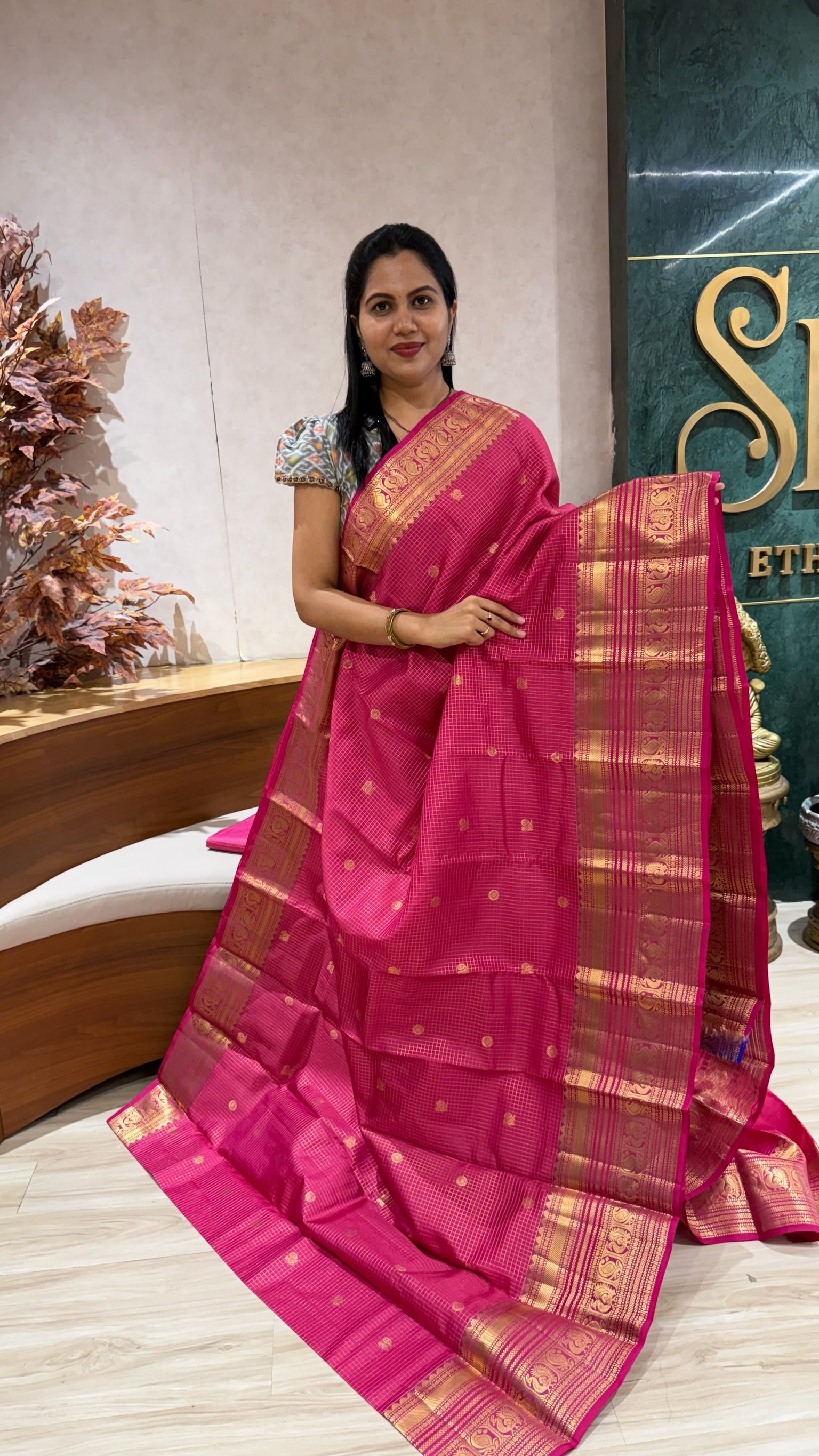 Light weight vintage pattu