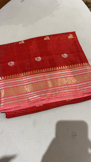 Vintage checks red