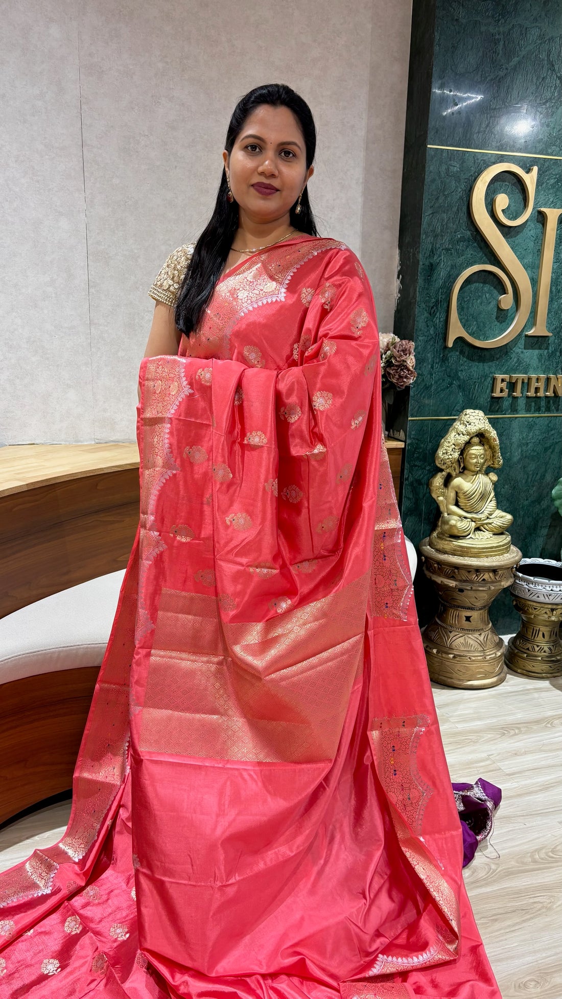 Banaras scallop dark peach