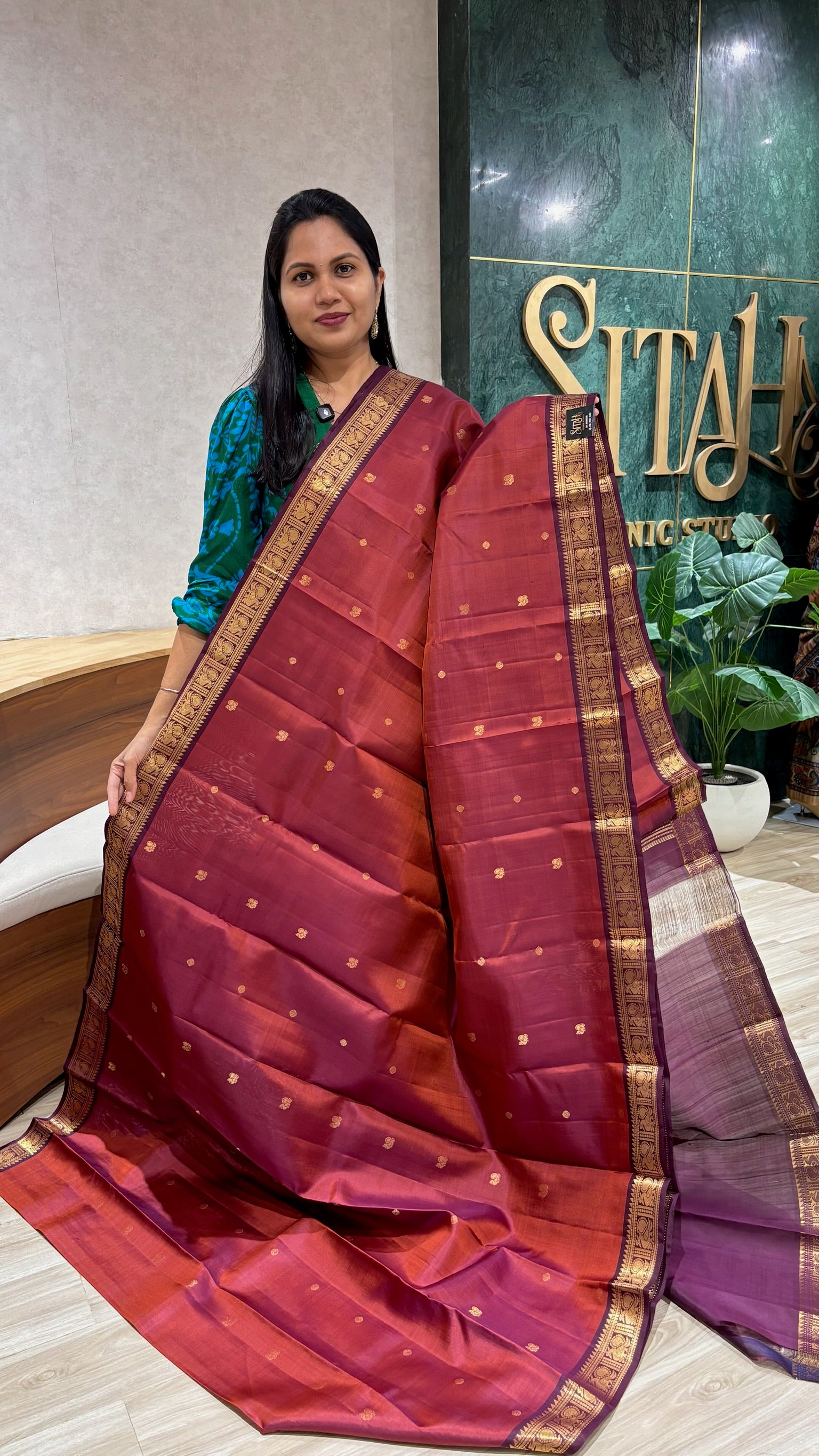 Small border Kanchi pattu