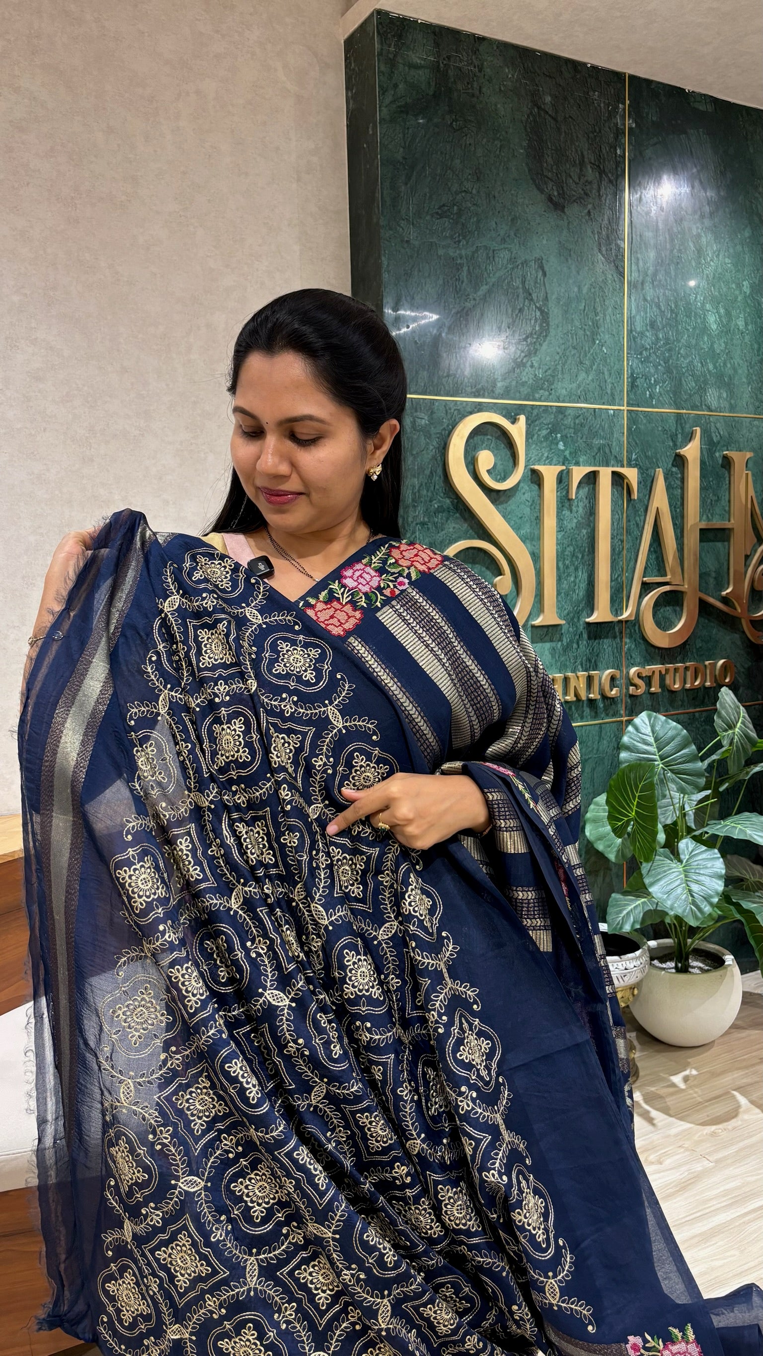 Border work saree blue
