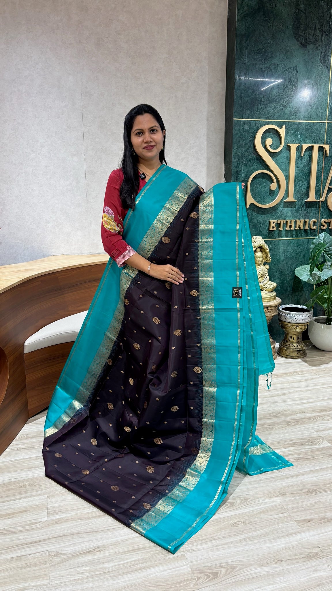 Light weight kanchi pattu