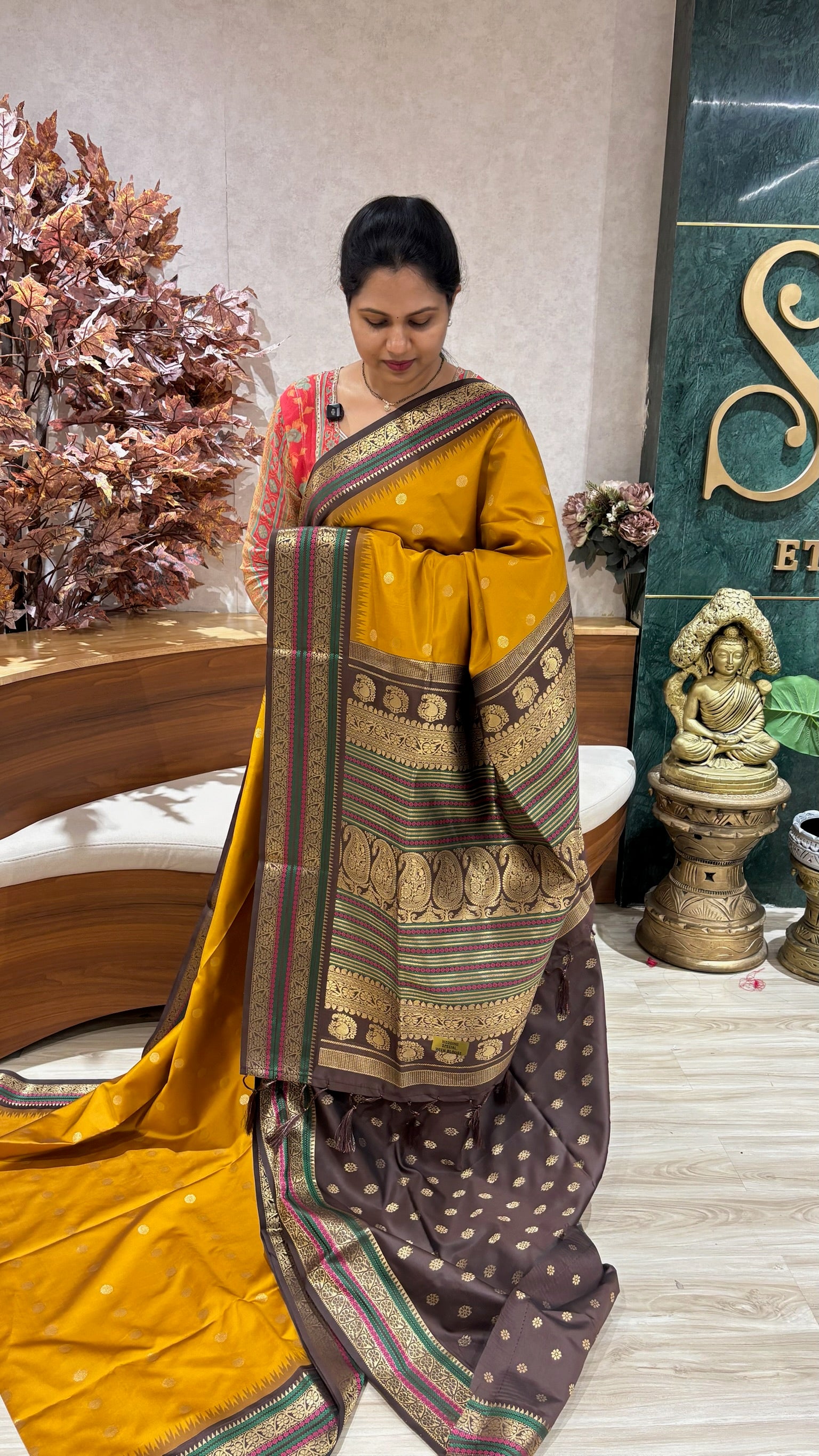 Fancy silk temple border mustardyellow-brown