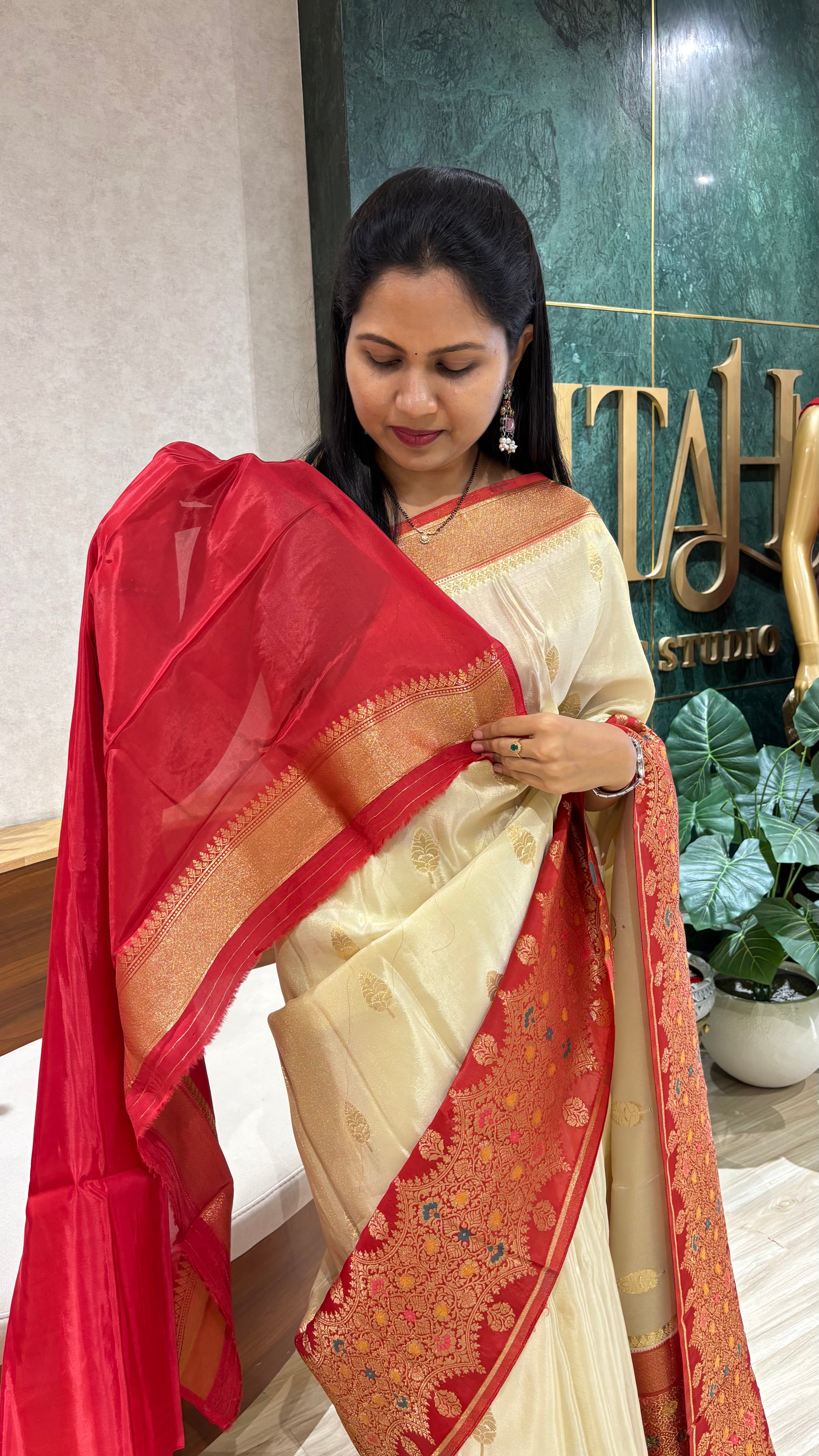 Viscose tissue georgette half white