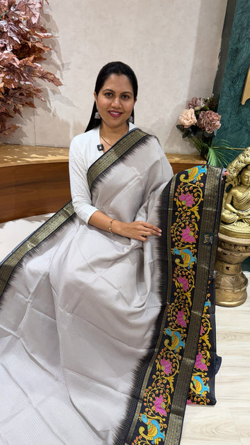 Vintage checks Tanjore print