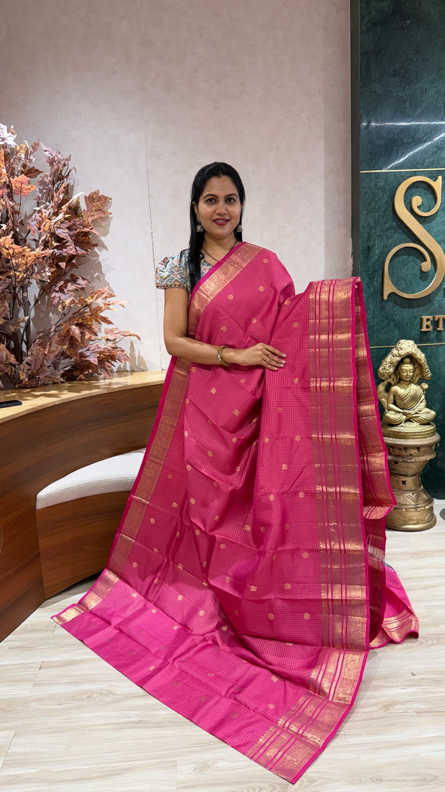 Light weight vintage pattu