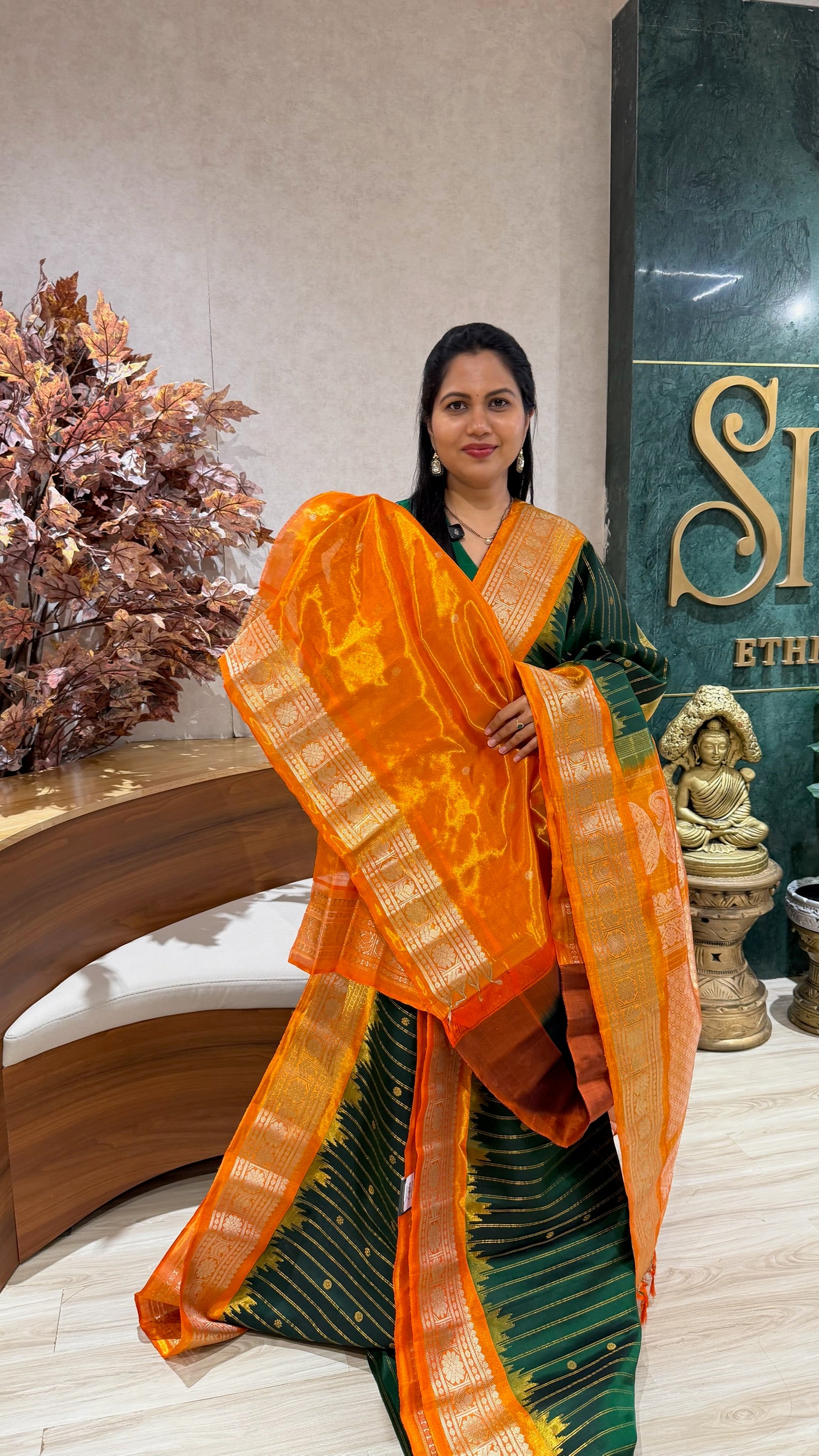 Handloom gadwal tissue border