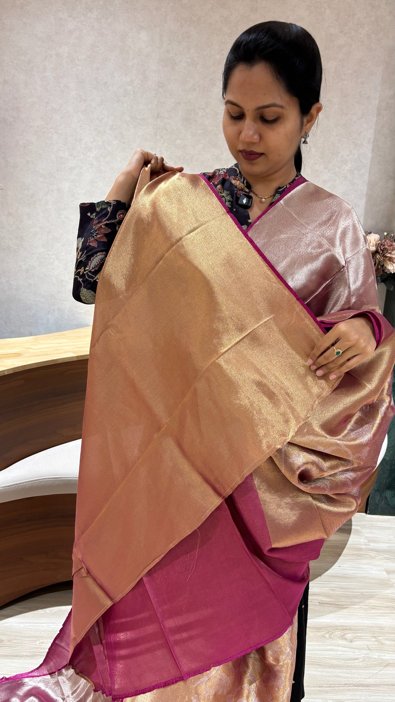 Banaras tissue jaal  pink