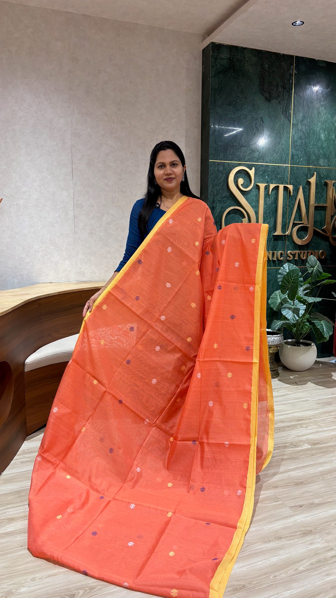 Jhamdani saree peach