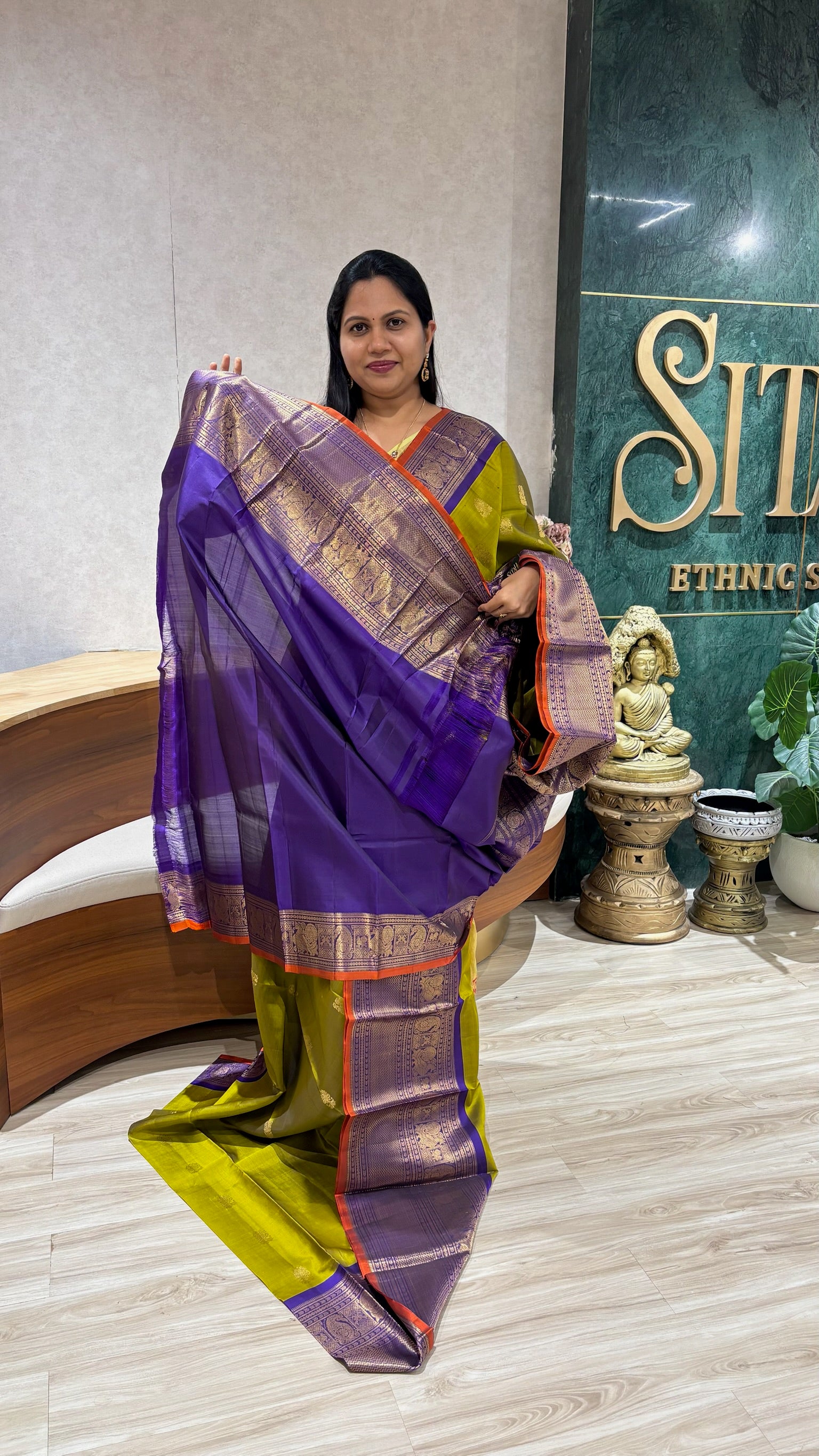 Handloom gadwal pattu with kanchi borders