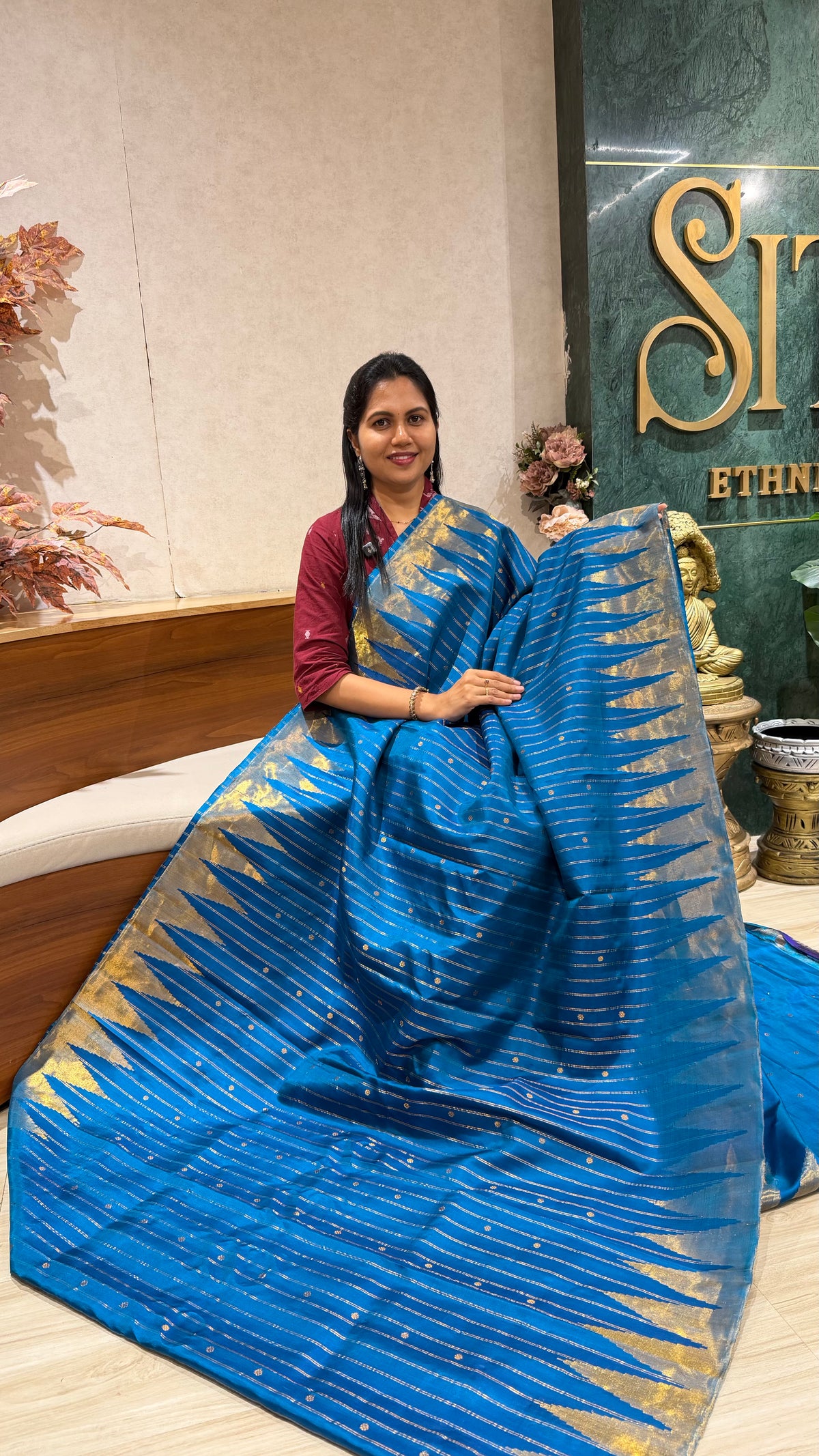Handloom gadwal tissue temple