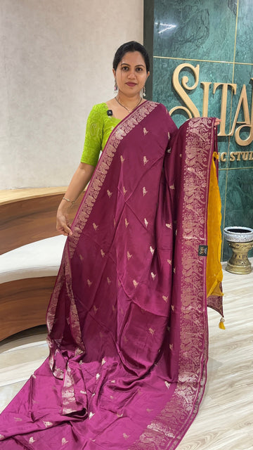 Russian silk parrot design