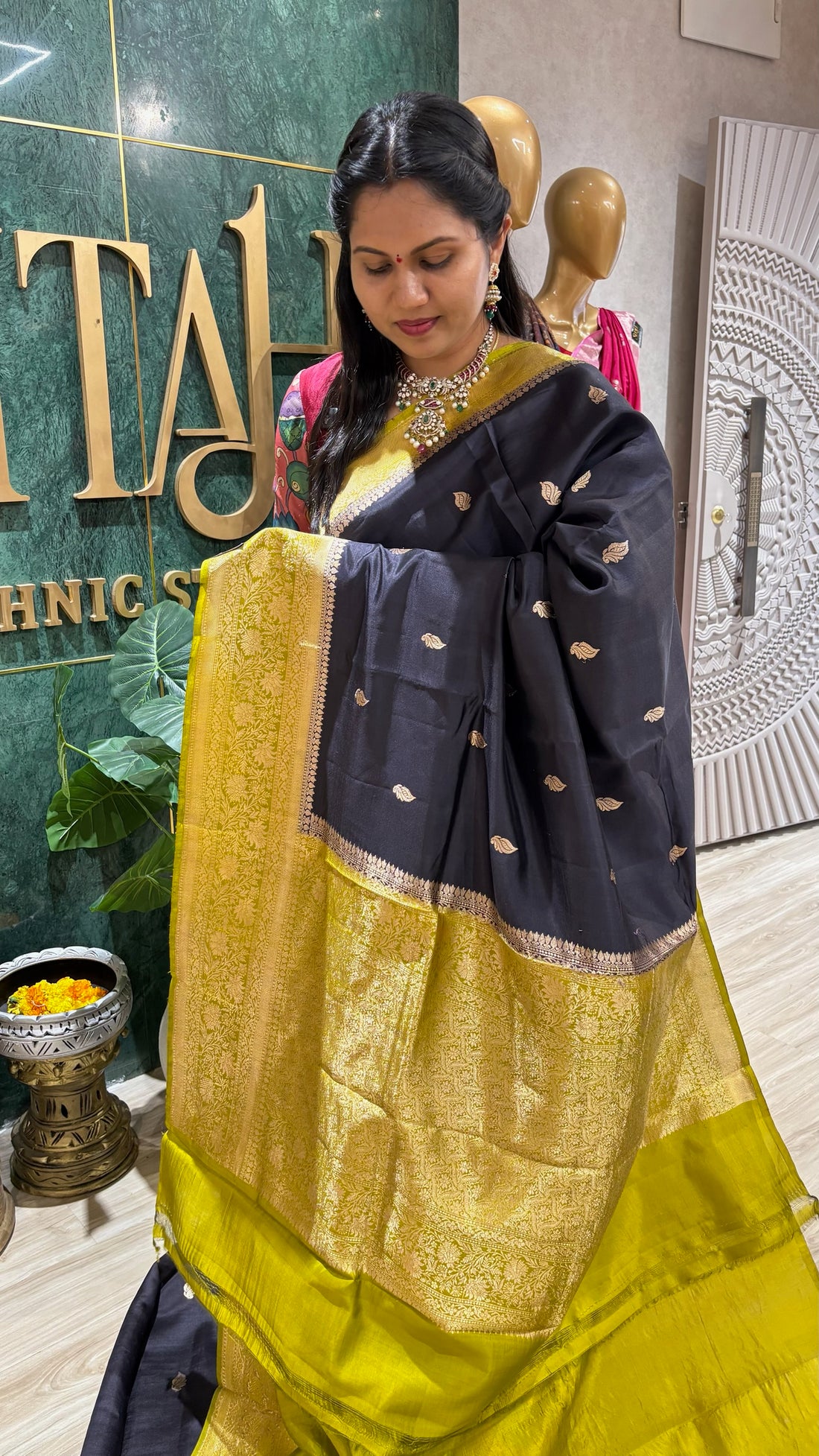 Pure handloom mango pattu