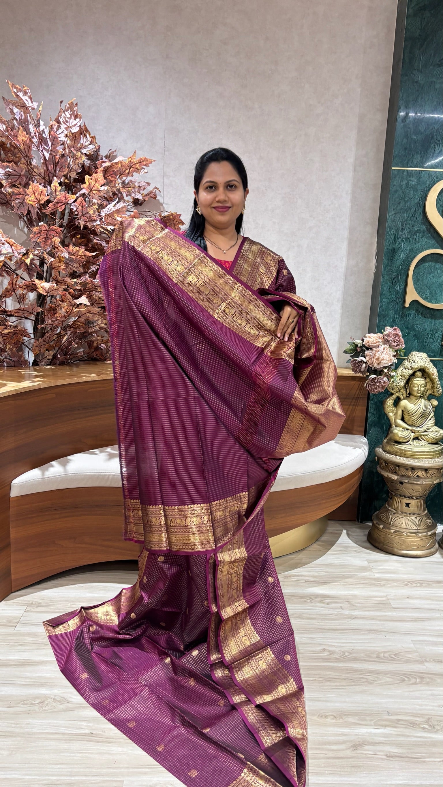 Handloom vintage Kanchi wine