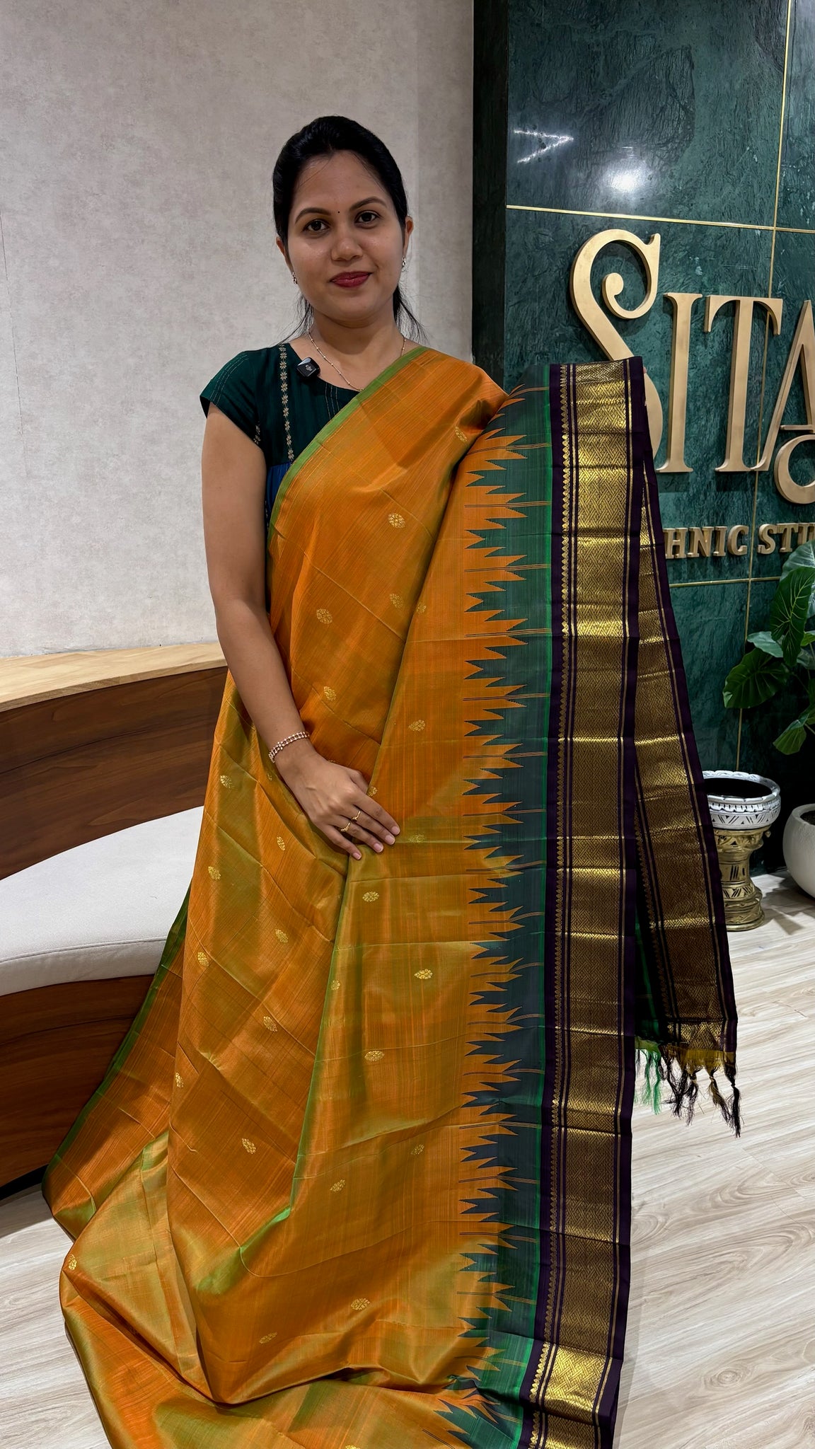 Tribhuvanam pattu with no blouse