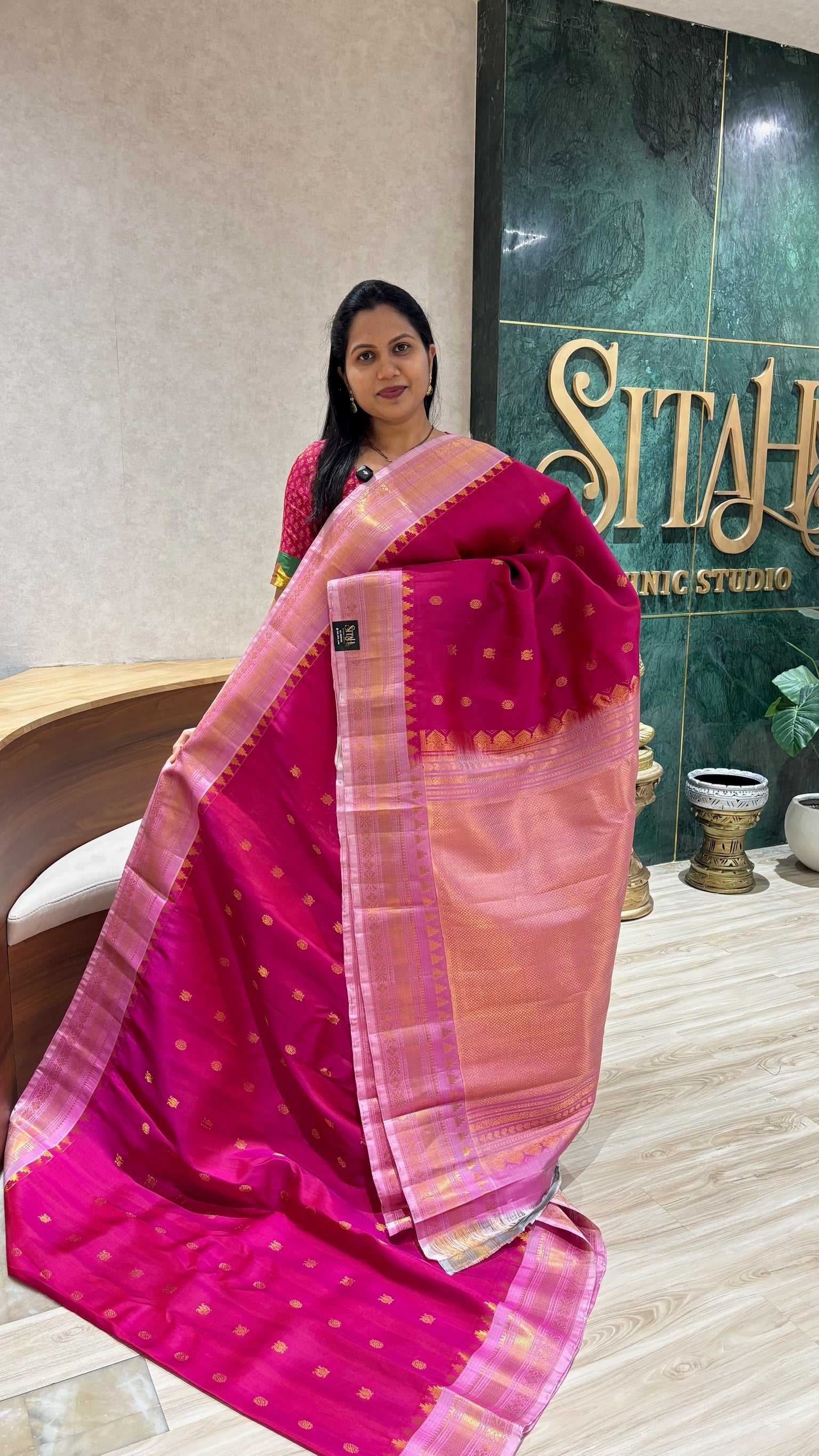 Handloom gadwal pattu