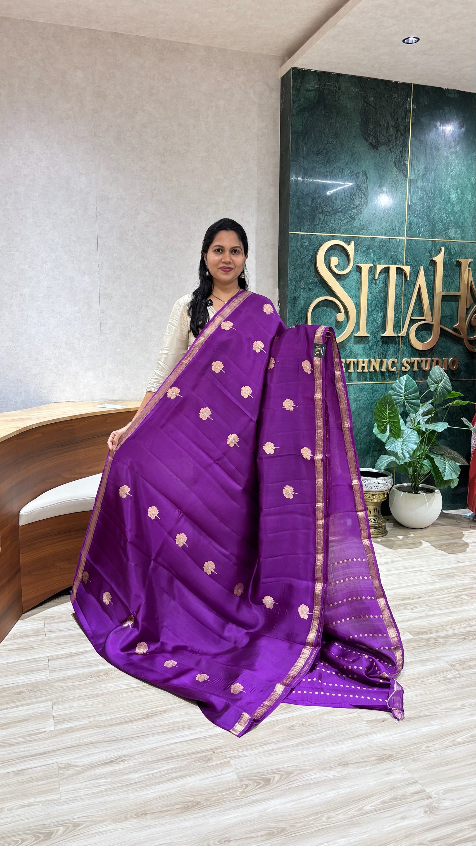 Handloom mango pattu