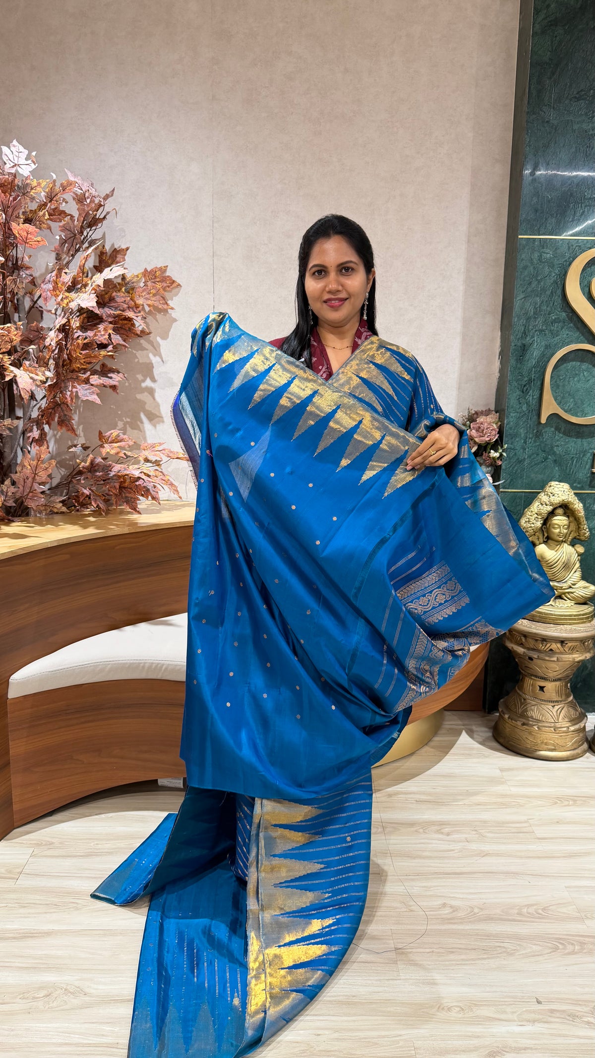 Handloom gadwal tissue temple