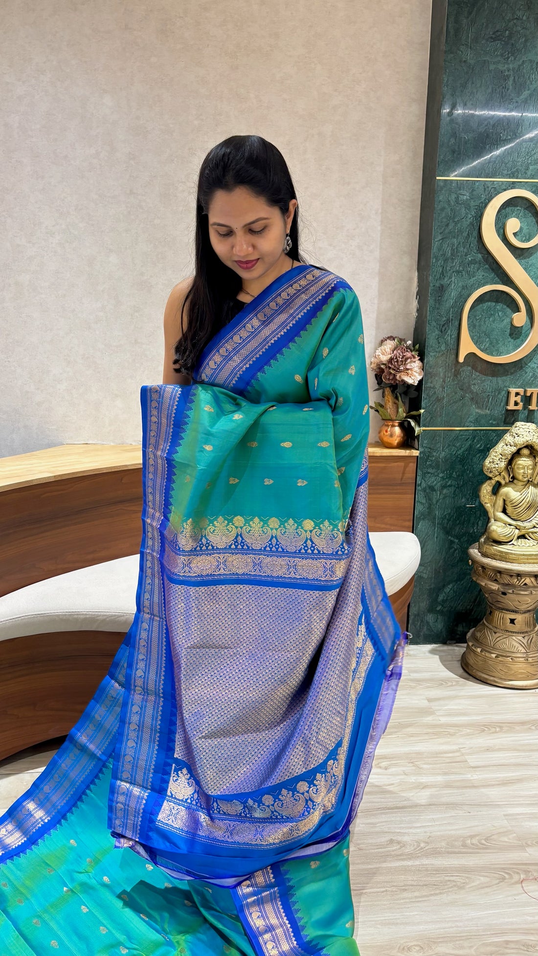Handloom gdwal pattu green+blue mix