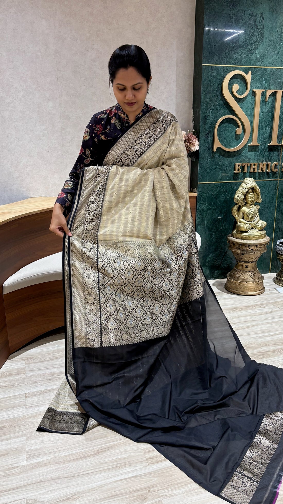 Banaras weaving black