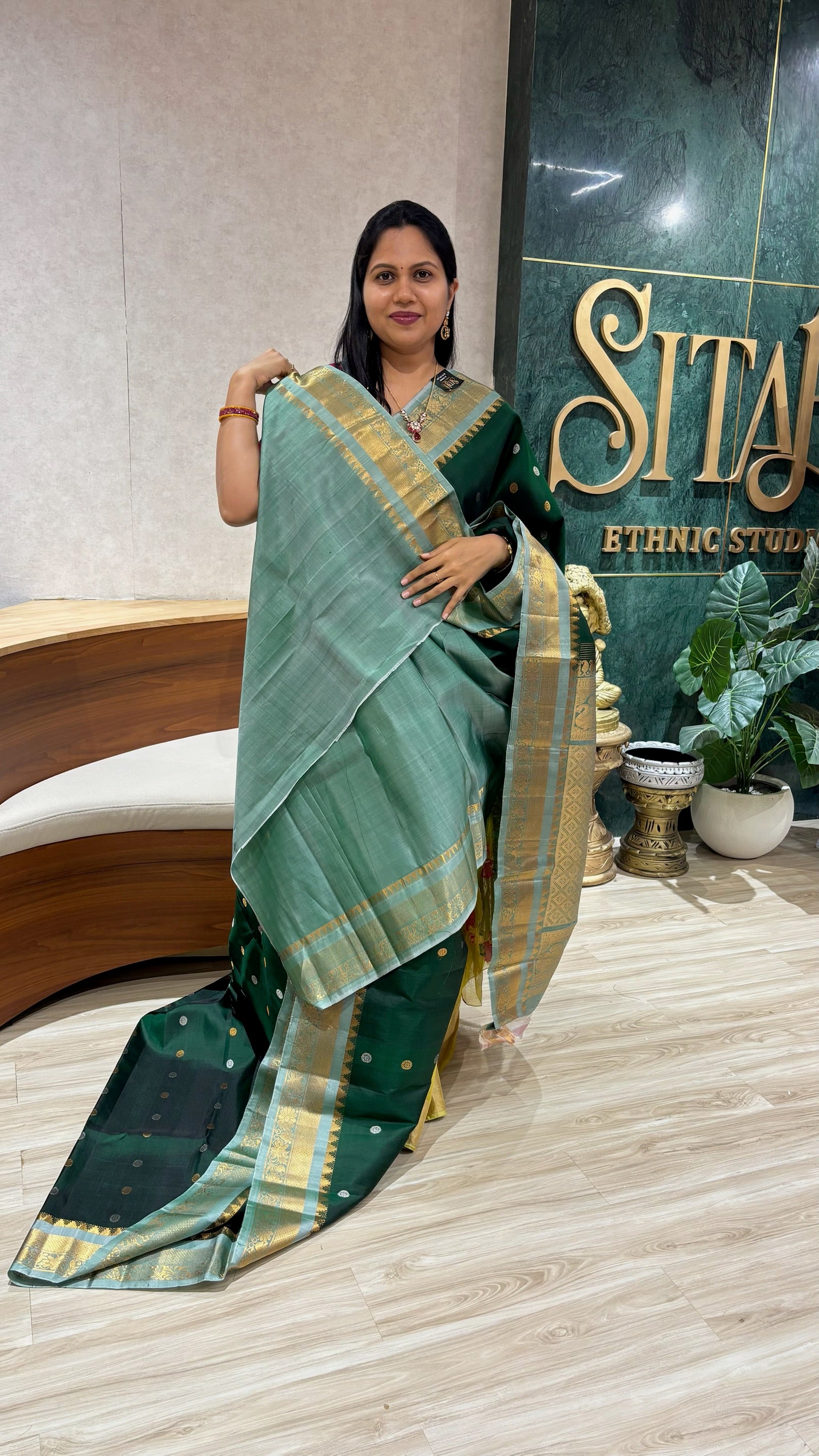 Handloom gadwal pattu