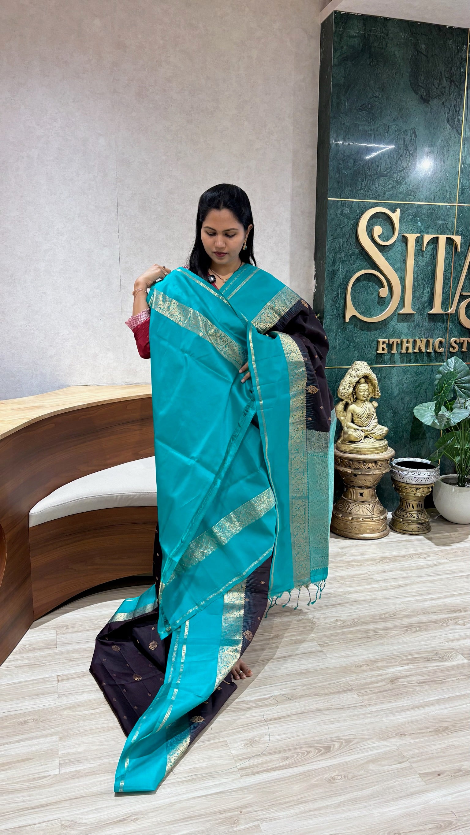 Light weight kanchi pattu