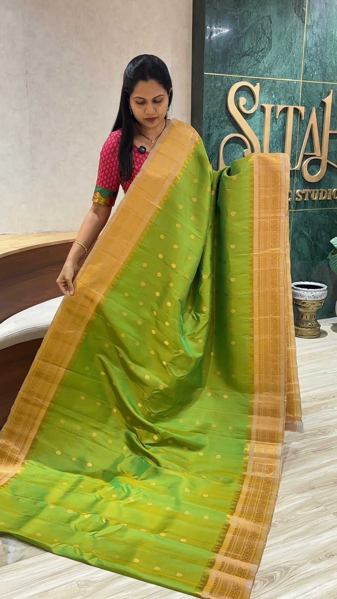 Handloom gadwal pattu