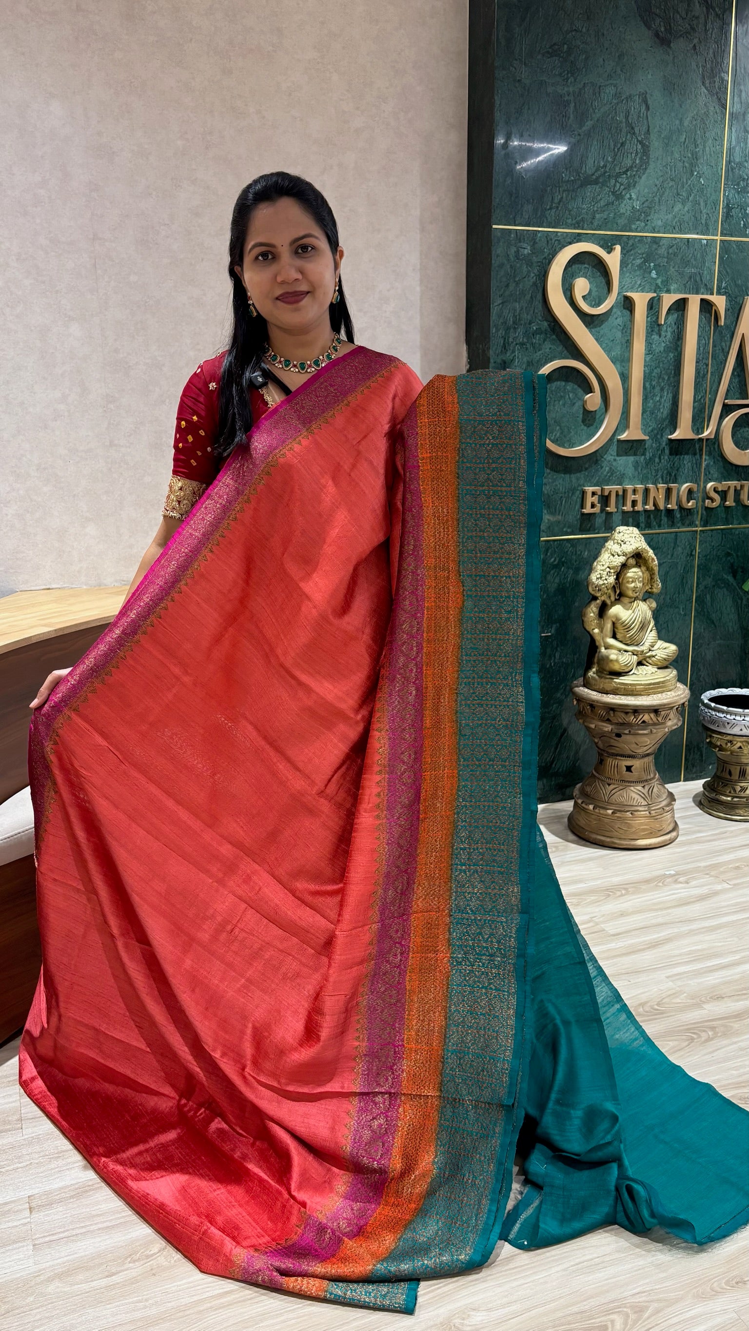 Handloom raw silk pattu