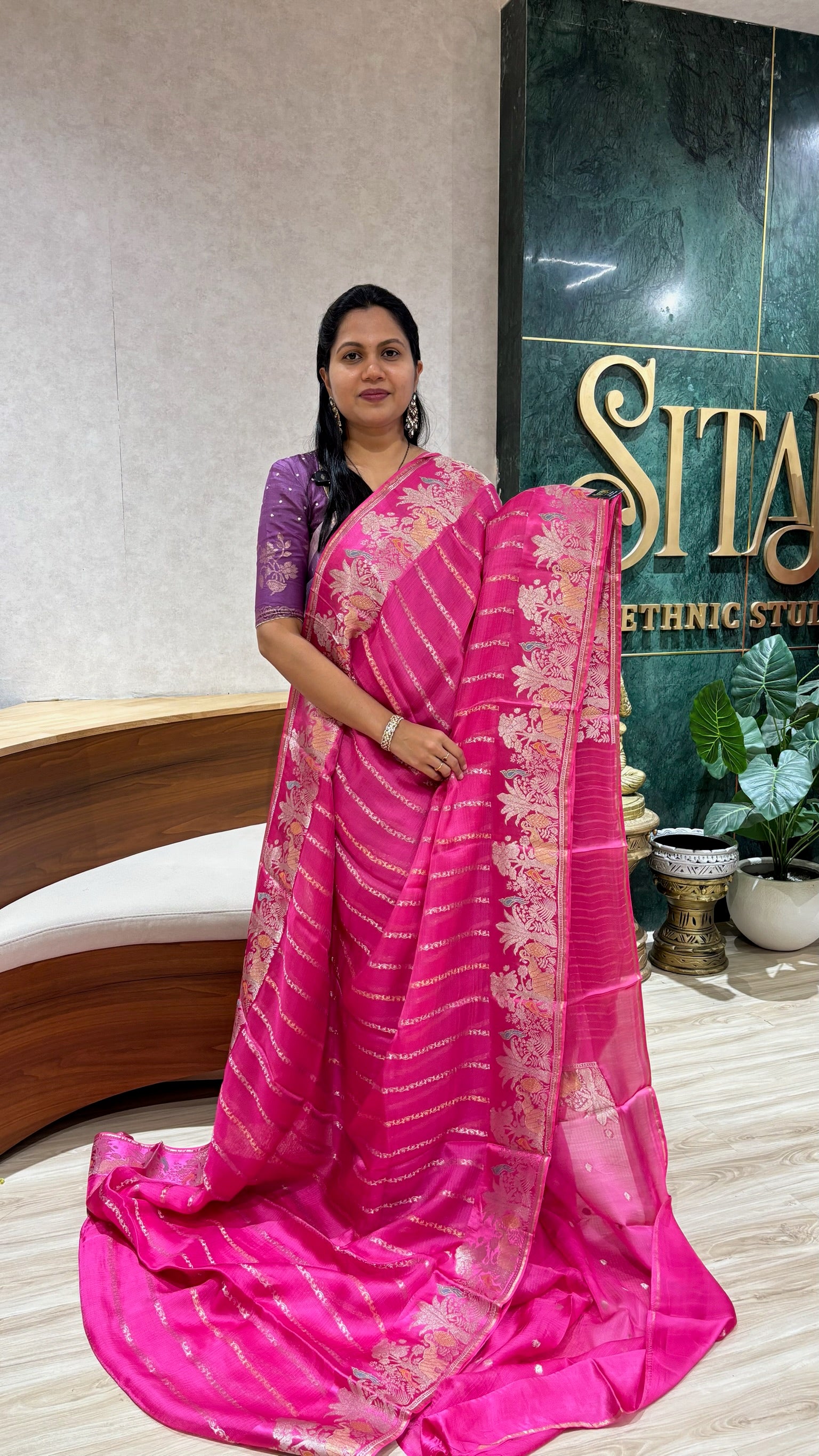 Manipuri kota pink