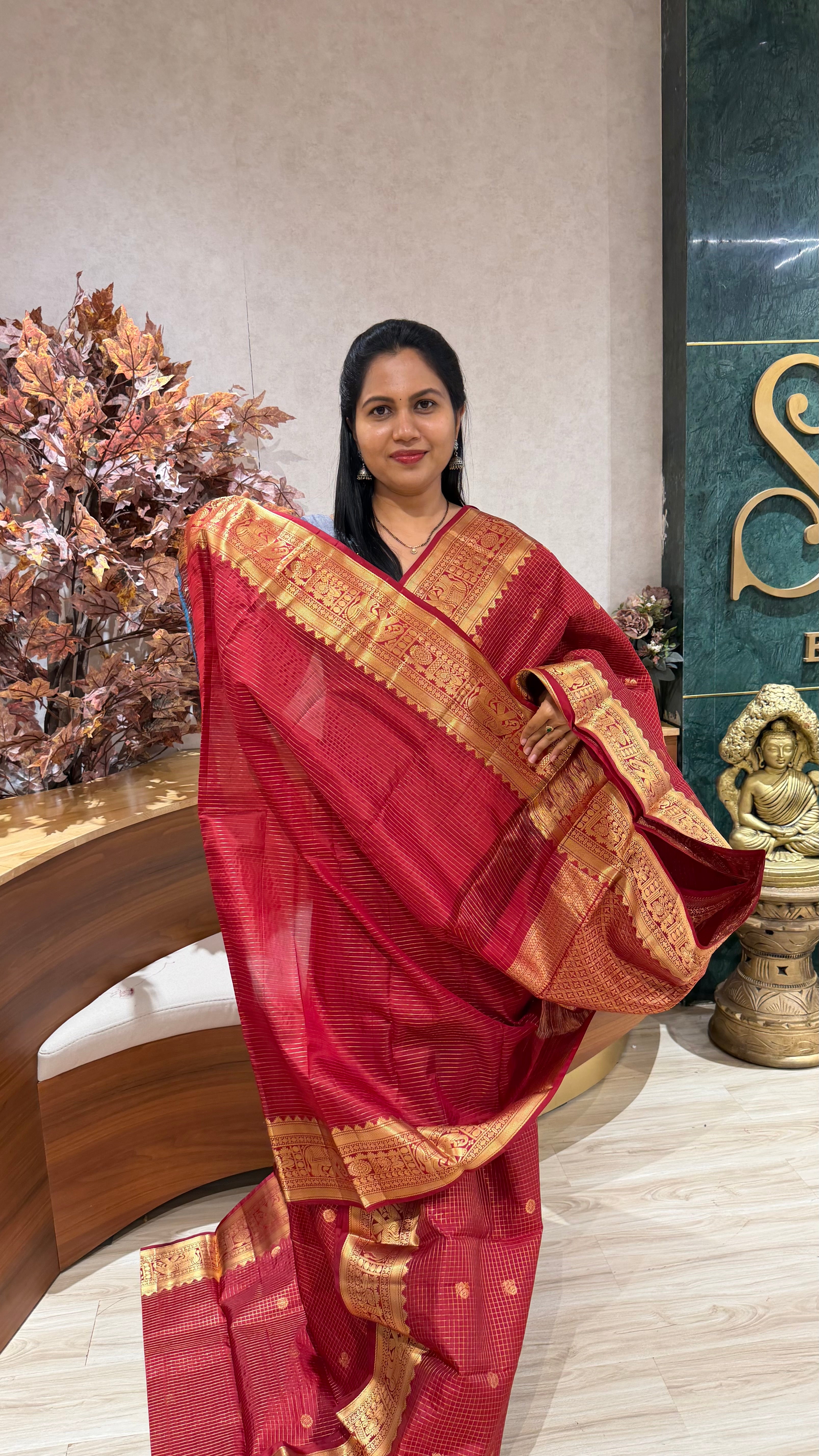 Vintage light weight pattu