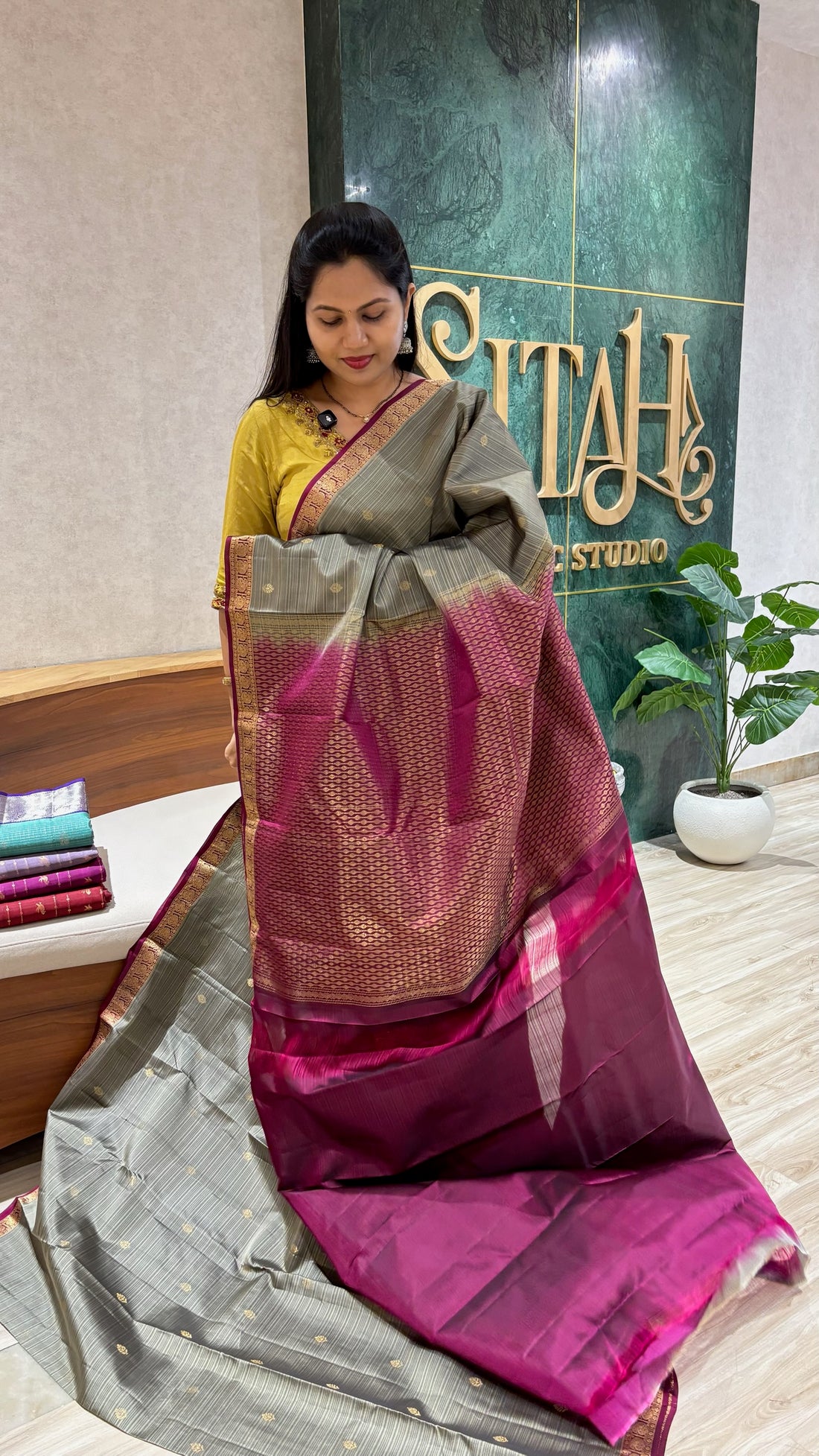 Kanchi pattu Grey