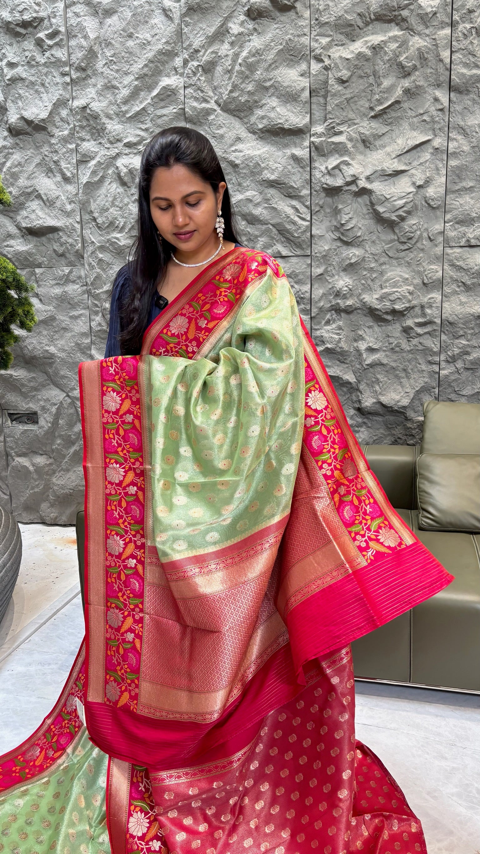 Banaras tissue green