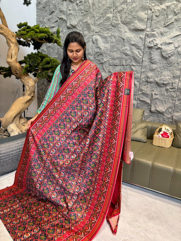 Spun patola blue red