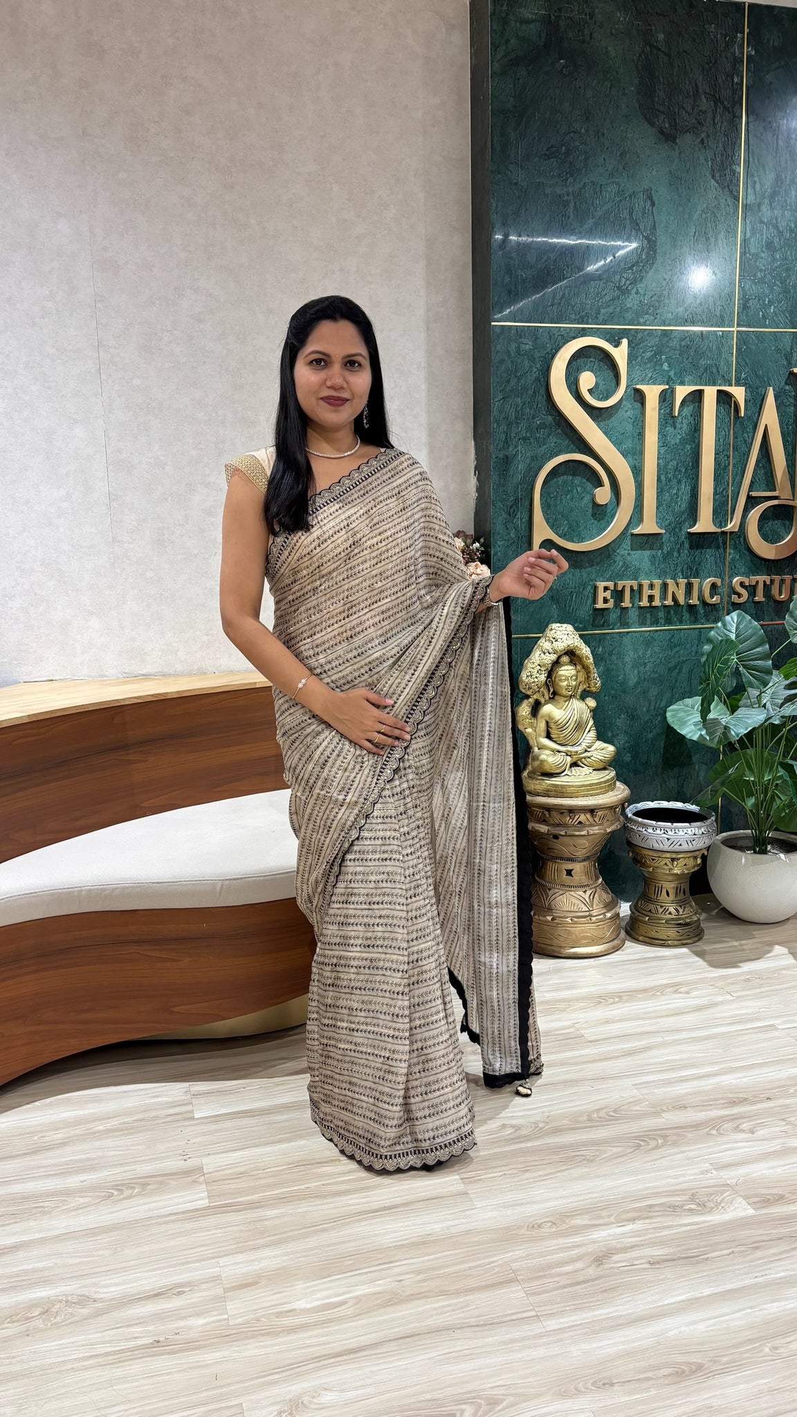 Sale - Pure chinnon with sabyasachi border