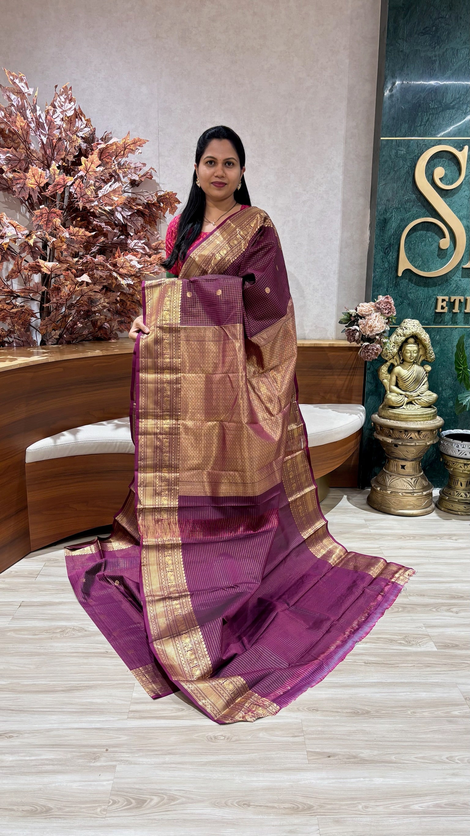 Handloom vintage Kanchi wine